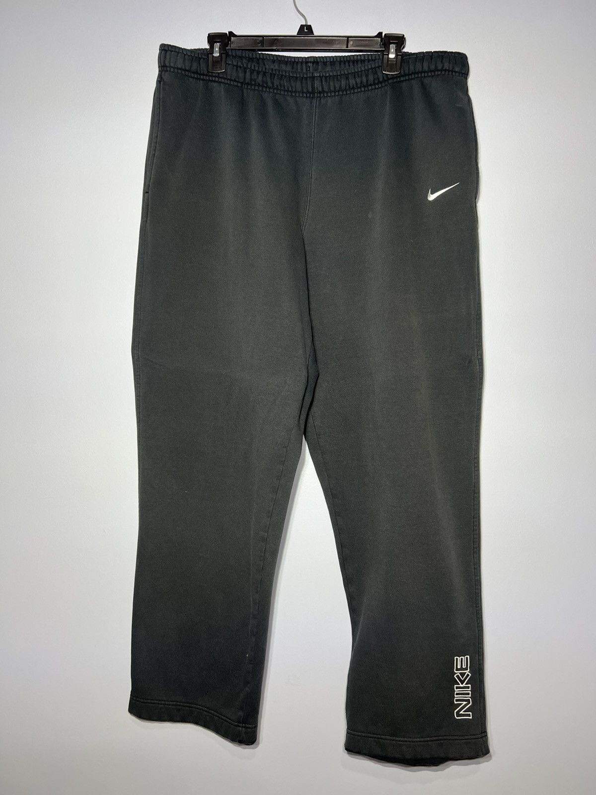 Nike Y2K Nike Sweatpants Embroidered Swoosh Grey Tag Faded Sz L Size US 32 / EU 48 - 2 Thumbnail