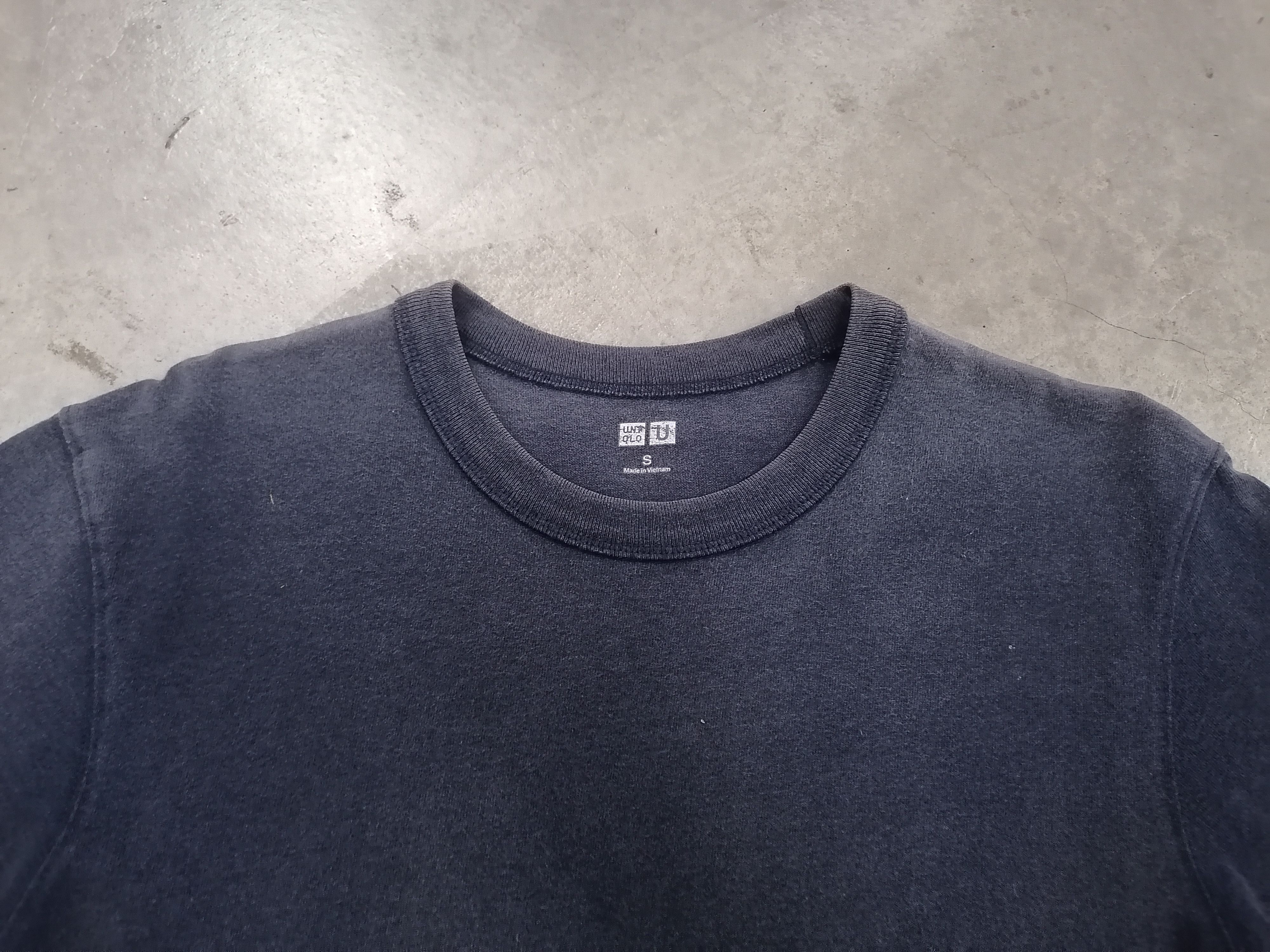 Japanese Brand Trashed Faded Uniqlo Blue Tee Size US S / EU 44-46 / 1 - 4 Thumbnail