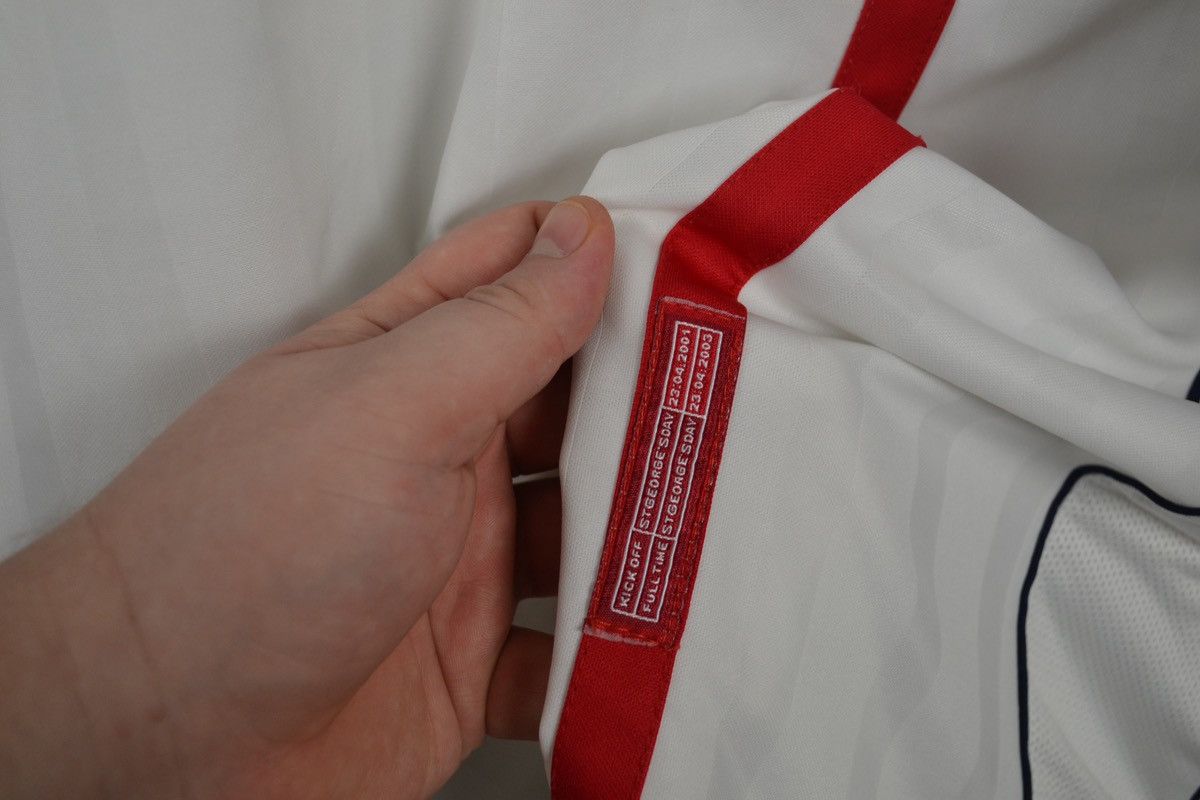 Umbro × Vintage England Home Vintage Football Shirt Umbro Retro Size L Size US L / EU 52-54 / 3 - 7 Thumbnail