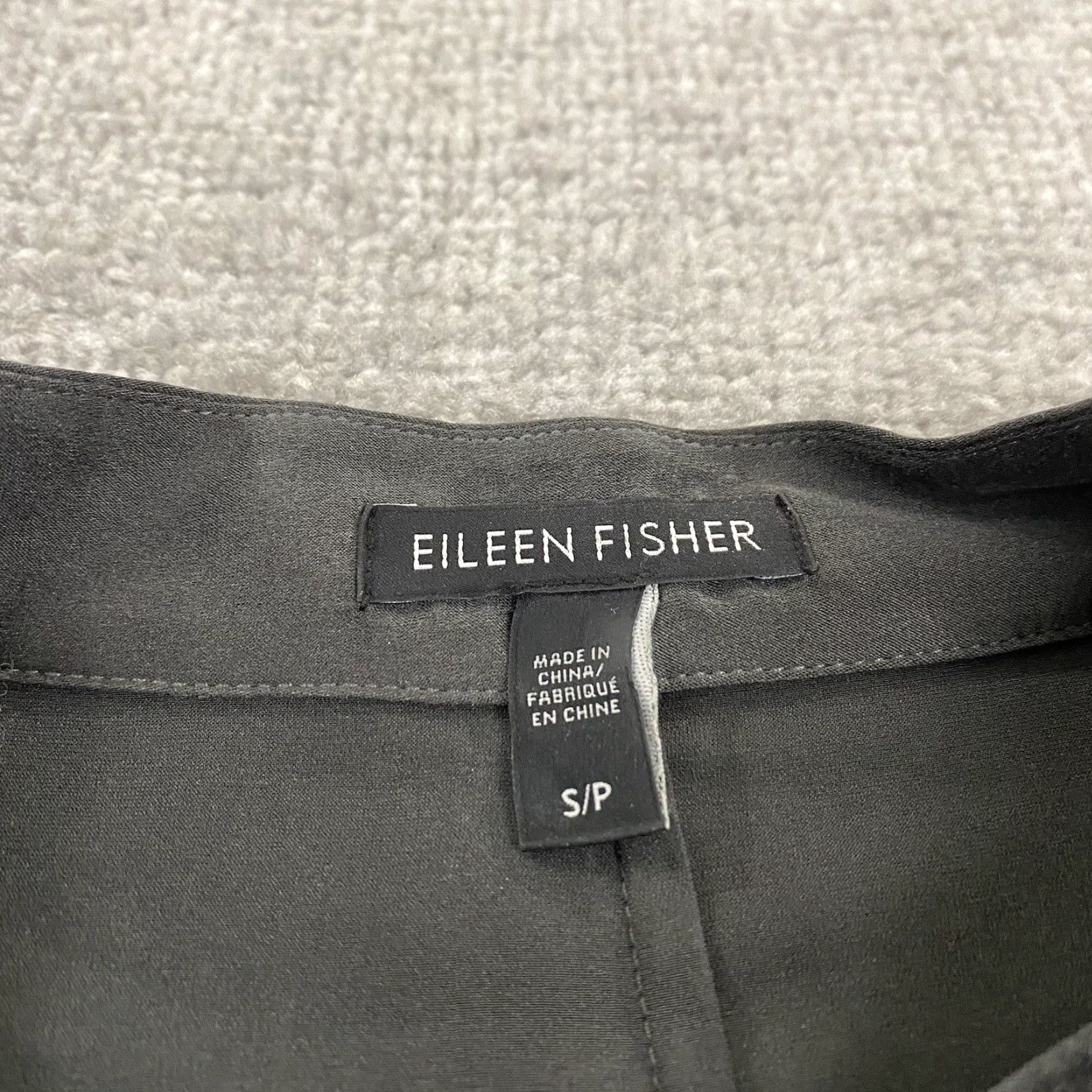 Eileen Fisher EILEEN FISHER Top Womens Small Gray Silk Sleeveless Blouse Dress Shirt Micro Dress Shirt Blouse Silk Sleeveless Size S / US 4 / IT 40 - 2 Thumbnail