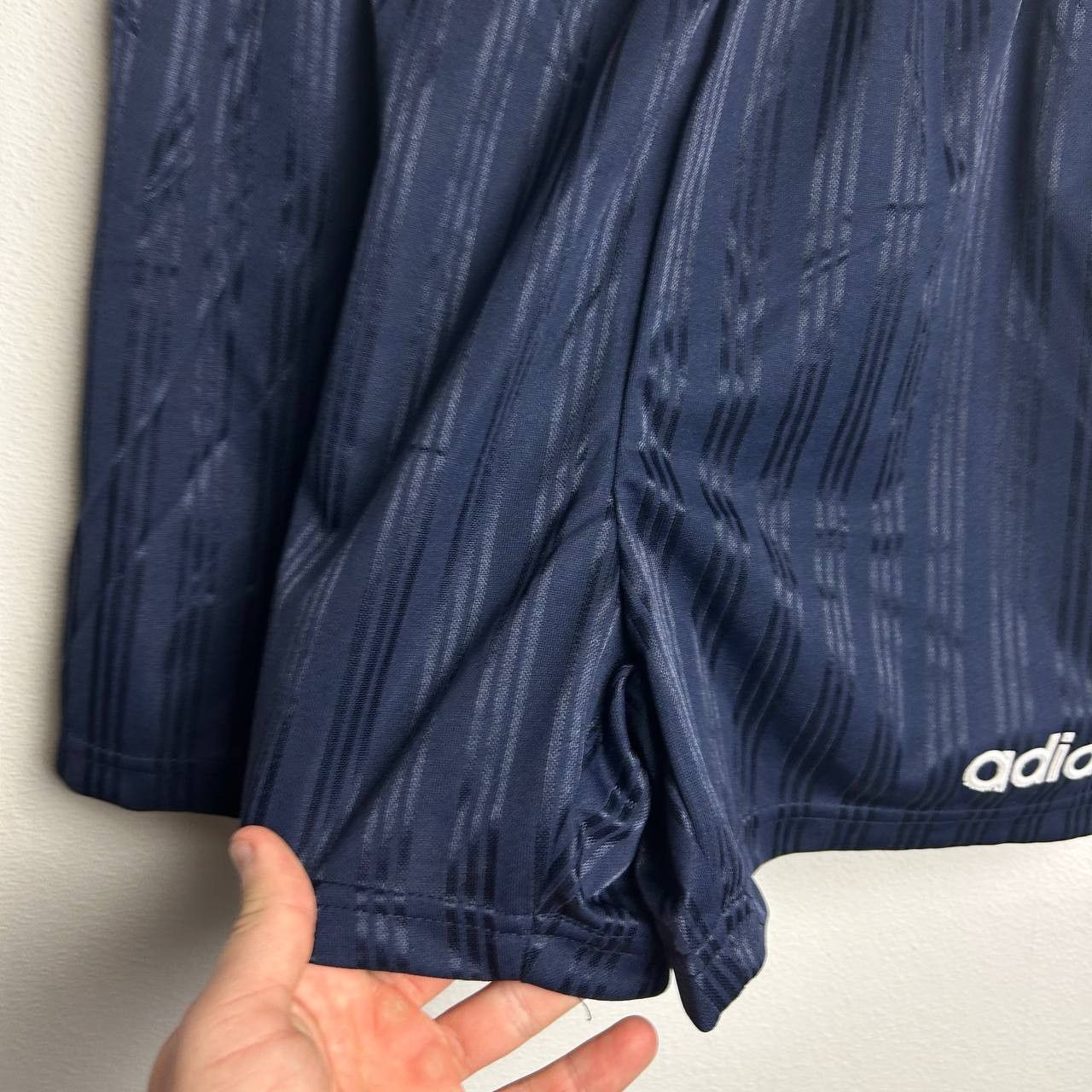 Adidas Vintage Adidas 90s Small logo sportswear shorts size S Size US 30 / EU 46 - 3 Thumbnail