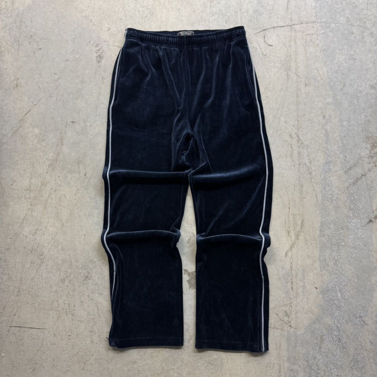 Vintage Vintage 90s Y2K Baggy Velour Track Pants Navy Side Stripe Size US 30 / EU 46 - 1 Thumbnail