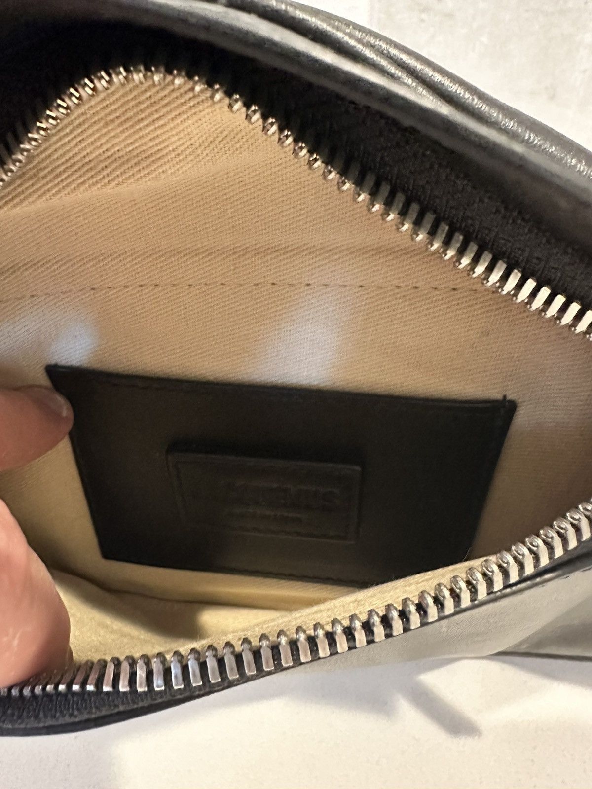 Jacquemus Jacquemus Leather Bumbag, New with Authenticity Tag Size ONE SIZE - 5 Thumbnail