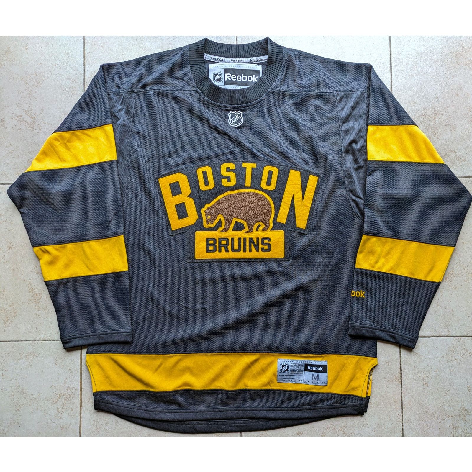 NHL × Reebok Boston Bruins 2016-2017 jersey Sweater M 3rd blk gold NHL Size US M / EU 48-50 / 2 - 4 Thumbnail