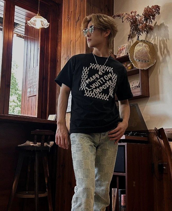 Louis Vuitton Louis Vuitton Black monogrammed beaded embroidered short s Size US L / EU 52-54 / 3 - 3 Thumbnail