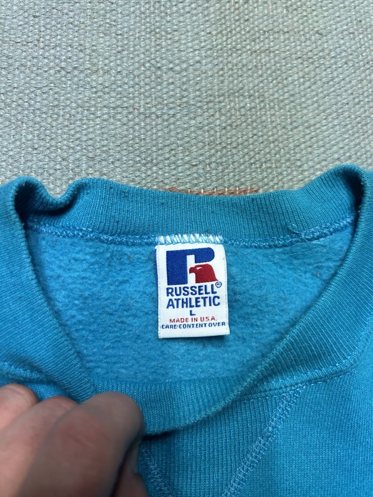 Vintage Vintage 90s sweatshirt russell athletic blank teal USA large Size US L / EU 52-54 / 3 - 5 Thumbnail