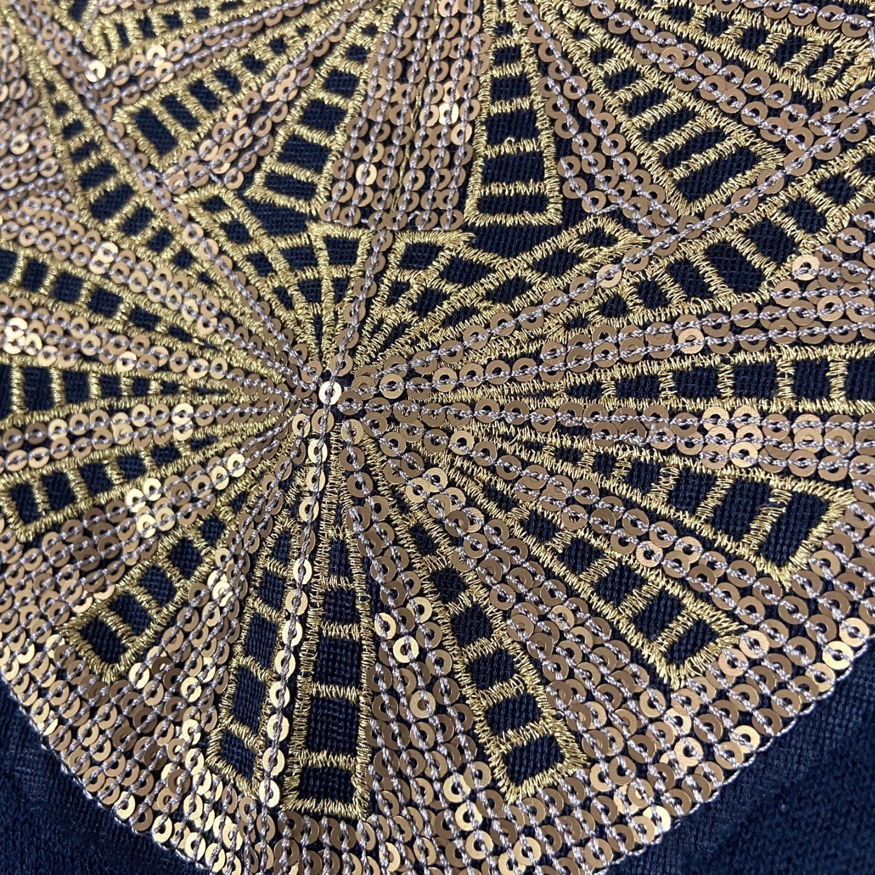 Banana Republic Banana Republic Blouse Women's M Short Sleeve Knit Sequin Multicolor Gold-Black Size M / US 6-8 / IT 42-44 - 6 Thumbnail