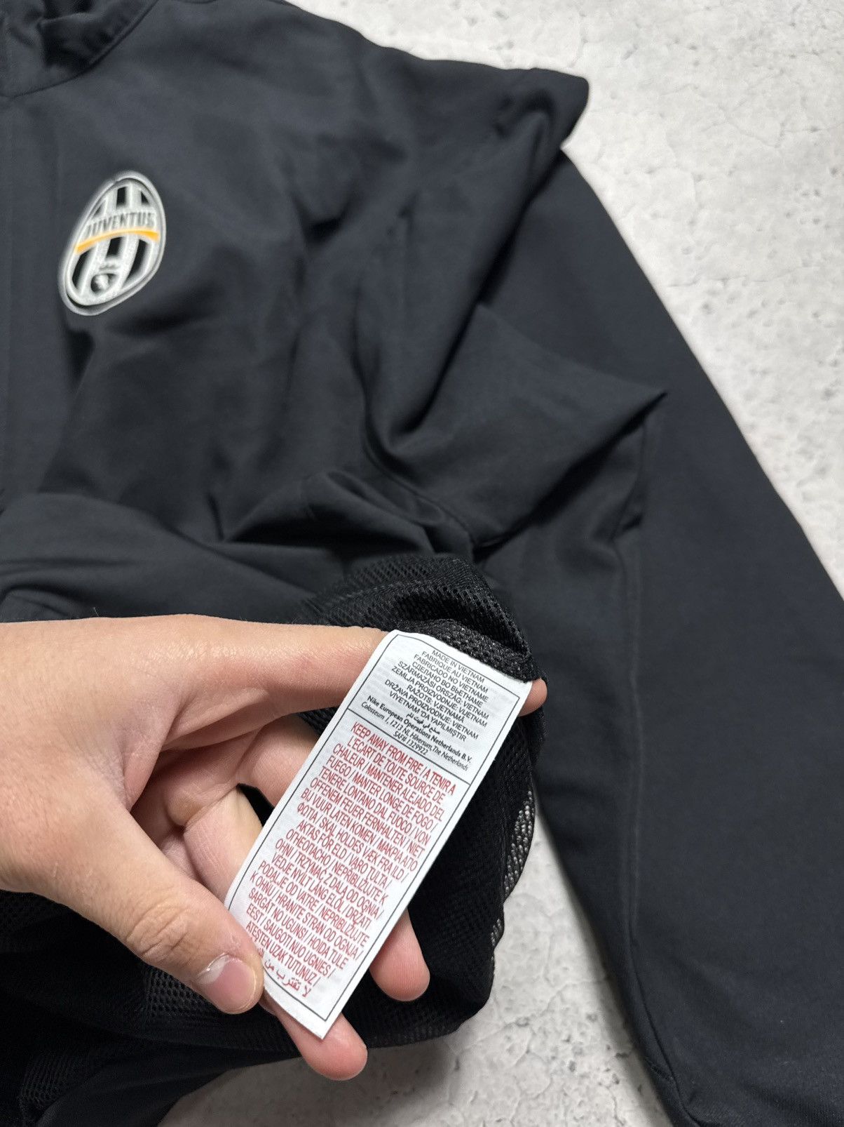 Nike Nike FC Juventus Football Track Suit Vintage Nylon Soccer Size US L / EU 52-54 / 3 - 7 Thumbnail