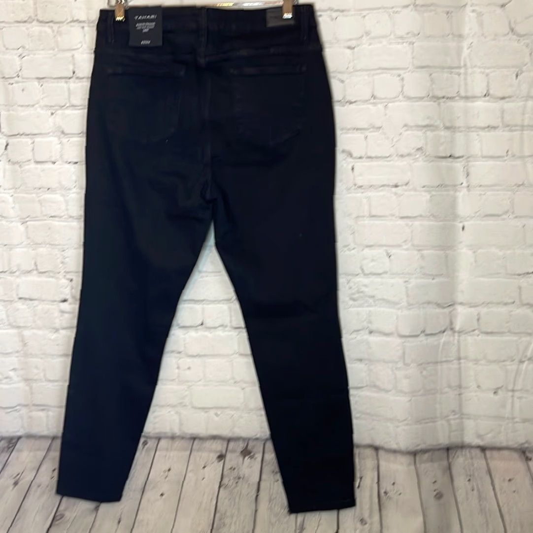 Vintage Tahari Women’s Black Mid Rise Skinny Jeans size 14W Jeans Women 14 Black Skinny 14W Size 36" / US 14 / IT 50 - 4 Thumbnail