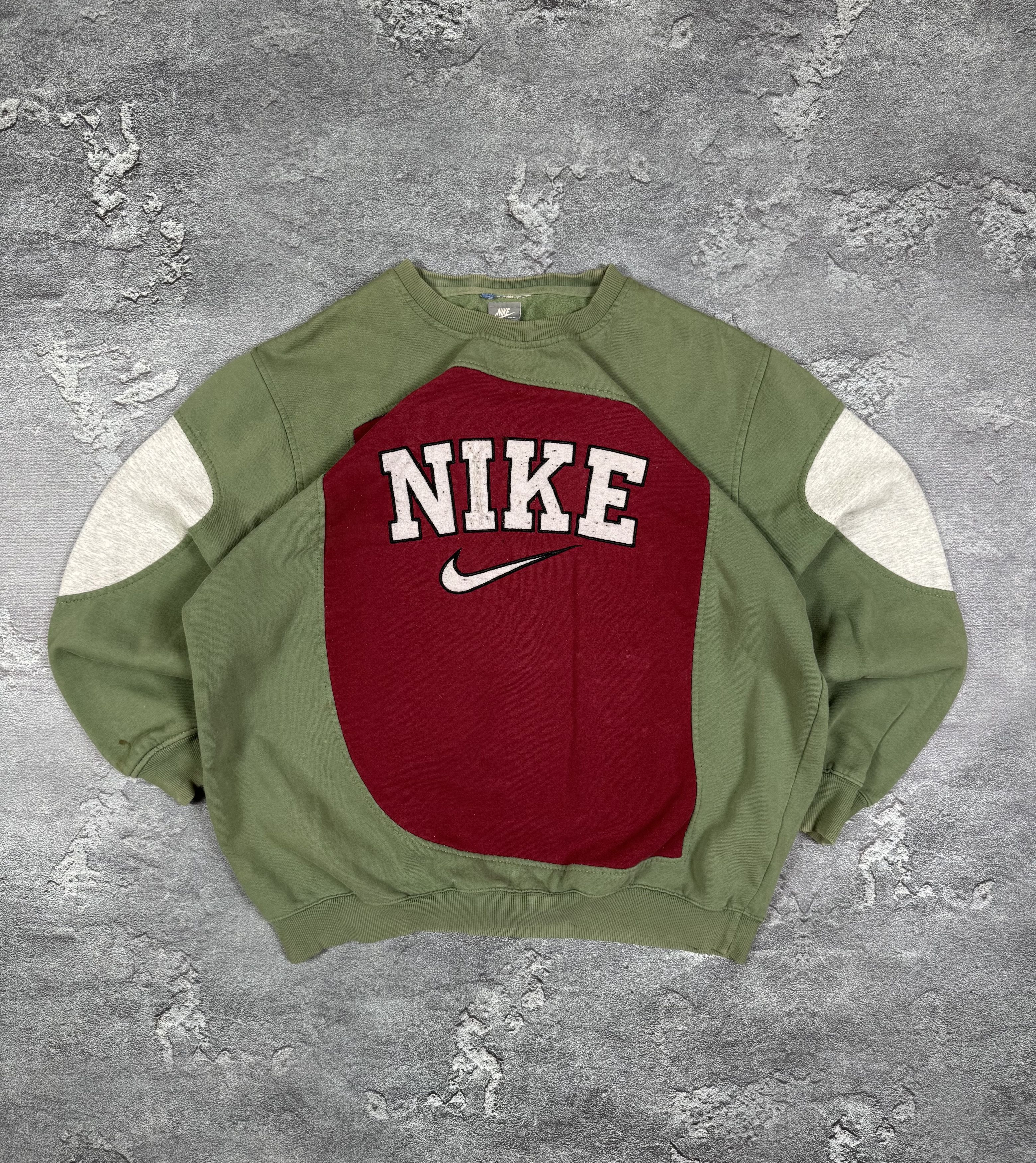 Nike VTG Nike Swoosh Logo Size XL Sports Streetwear Retro Size US XL / EU 56 / 4 - 1 Thumbnail