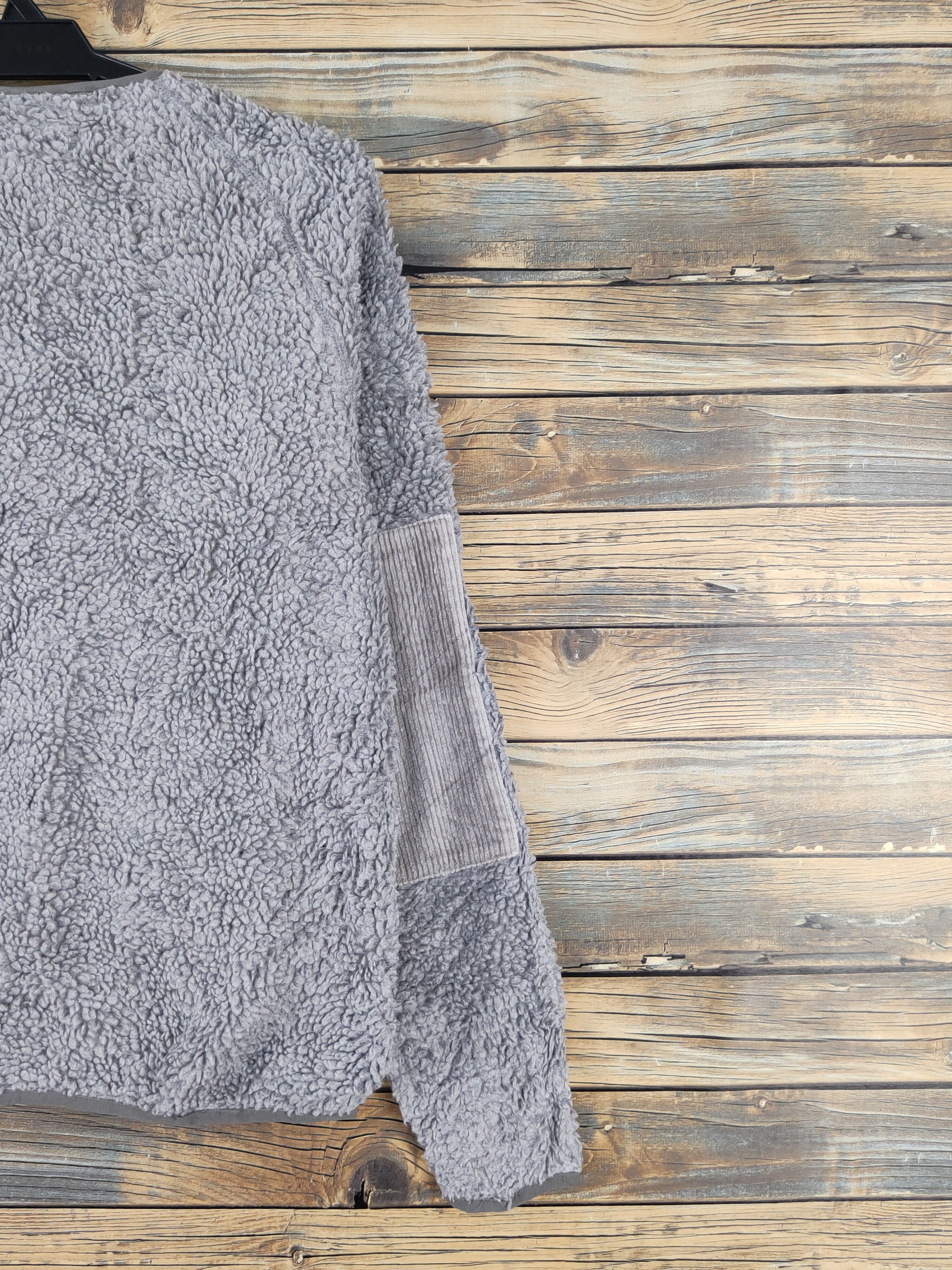 Billabong × Vintage Super Rare Billabong Gray Fur Faux Sweater Size US S / EU 44-46 / 1 - 11 Thumbnail