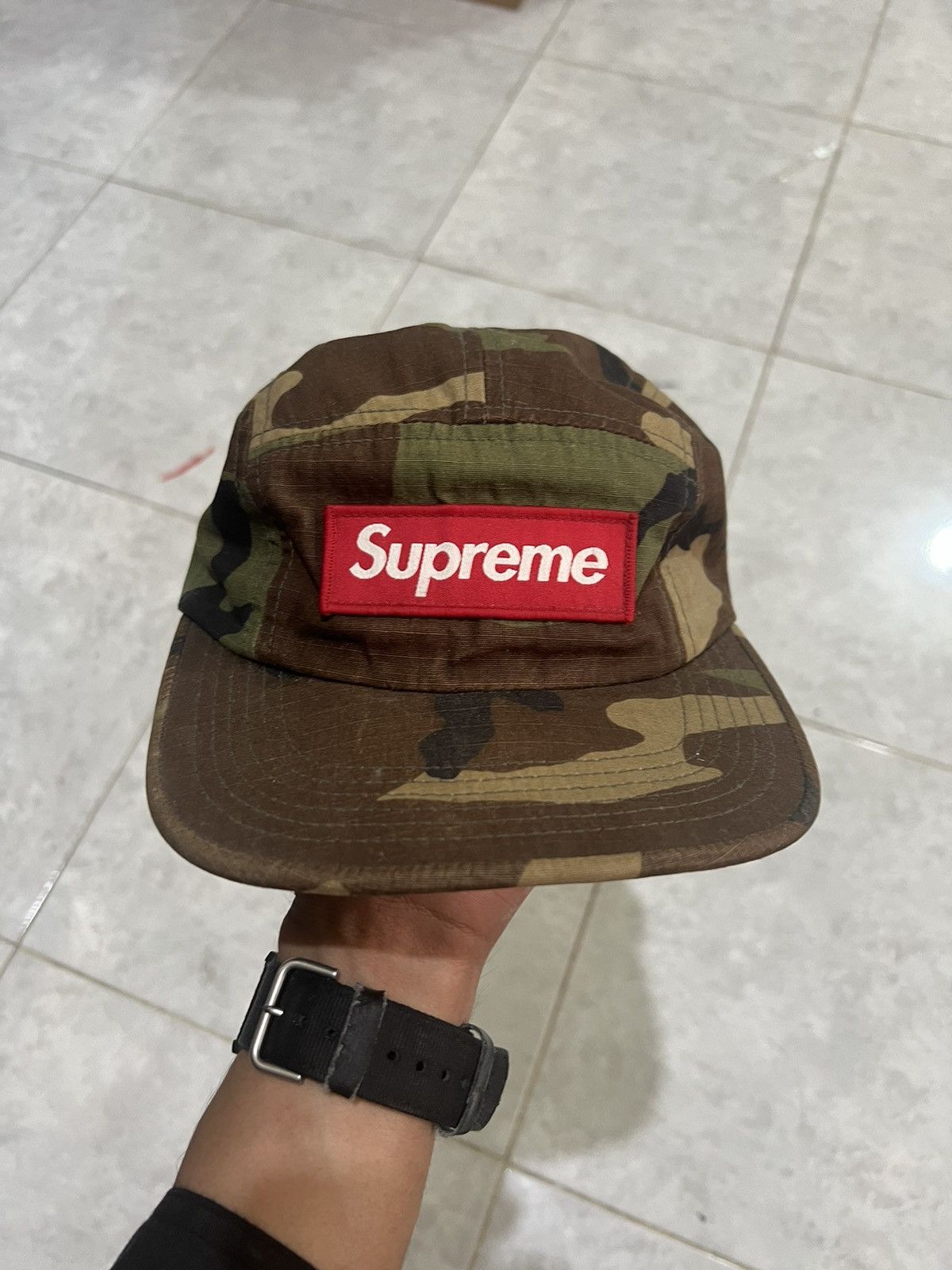 Supreme camo 5 panel hot sale