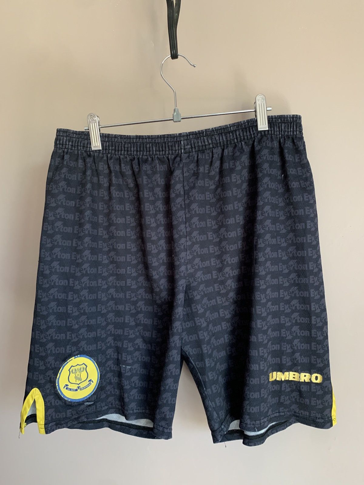 Umbro × Vintage Everton Away Football Shorts Umbro Vintage Soccer Size M Size US 32 / EU 48 - 1 Thumbnail