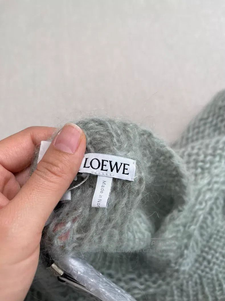 Loewe Loewe Solid Color Openwork Long Sleeve Crew Neck Sweater Size S / US 4 / IT 40 - 2 Thumbnail