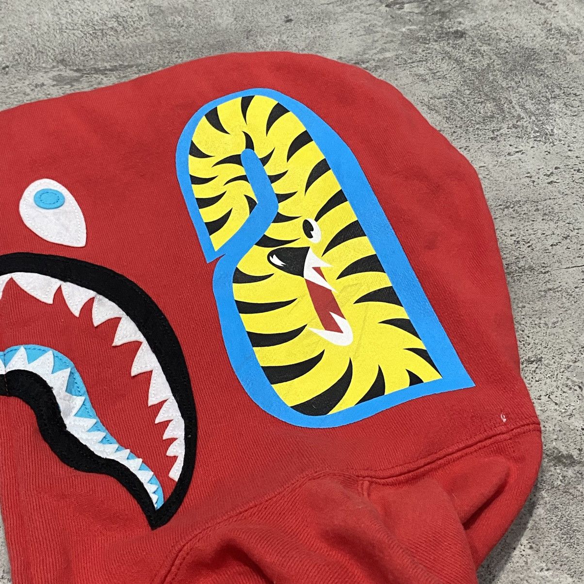 Bape Bape Neon Shark Red Fullzip Hoodie OG Size US M / EU 48-50 / 2 - 10 Thumbnail