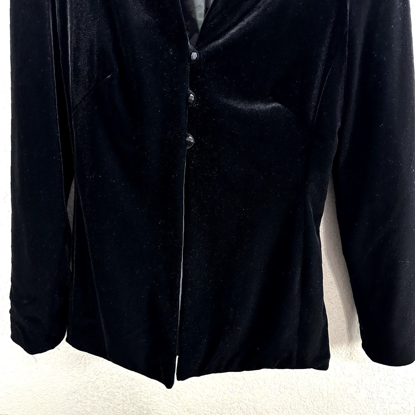 Velvet VINTAGE Veronique Young for W Collection Black Velvet Velour Jacket Gothic Sz 2 Women’s Velvet Jacket Gothic Woman XS? Size XS / US 0-2 / IT 36-38 - 5 Thumbnail