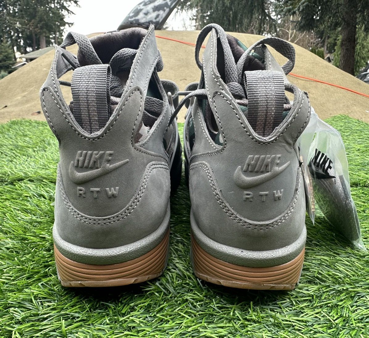 Corteiz × Nike Corteiz x Nike Air Trainer Huarache Gully Grey Size 10 M Size US 10 / EU 43 - 4 Thumbnail