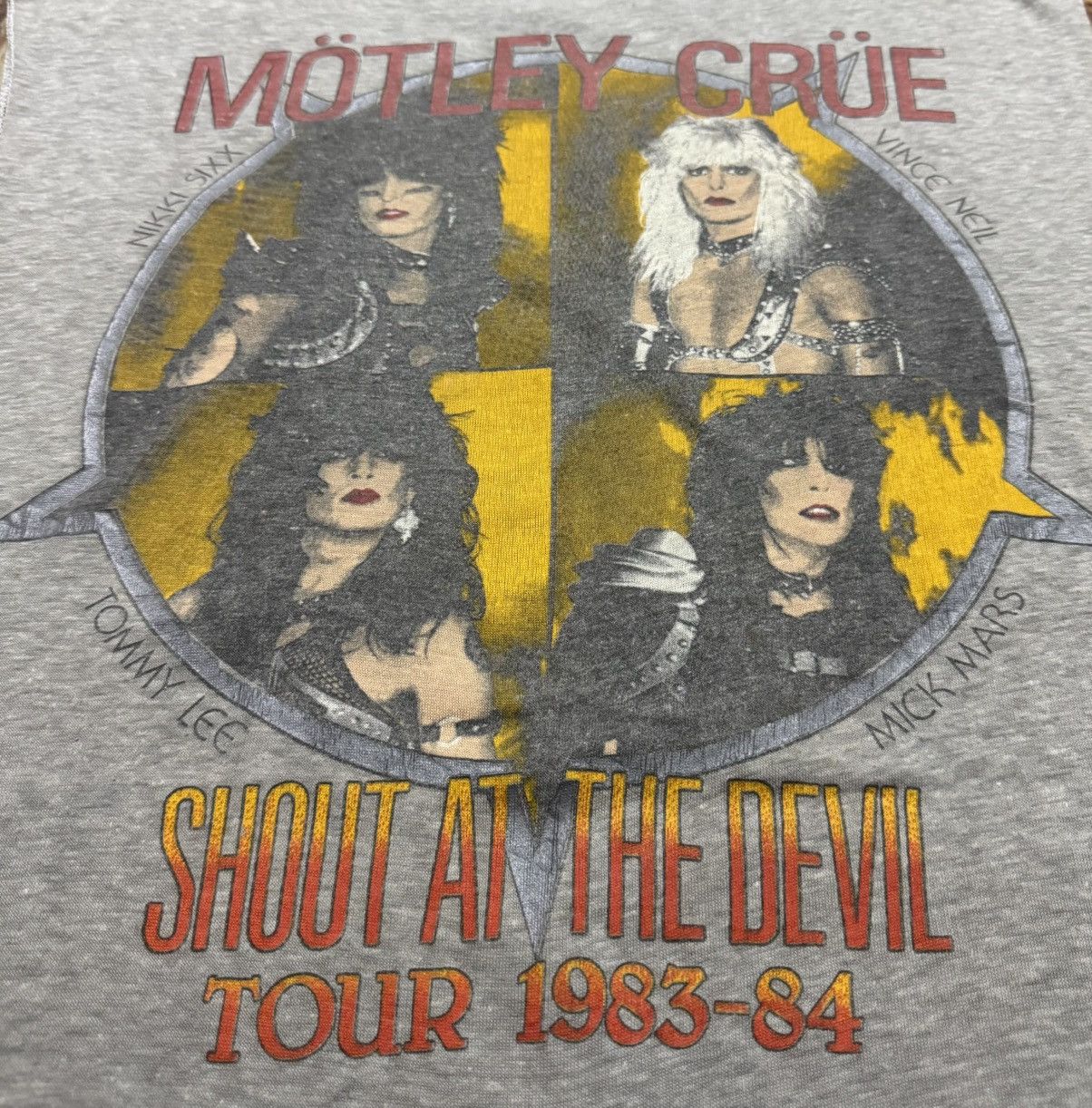 Band Tees × Vintage Vintage 80’s Shout At The Devil Tour Tee Size US L / EU 52-54 / 3 - 4 Thumbnail