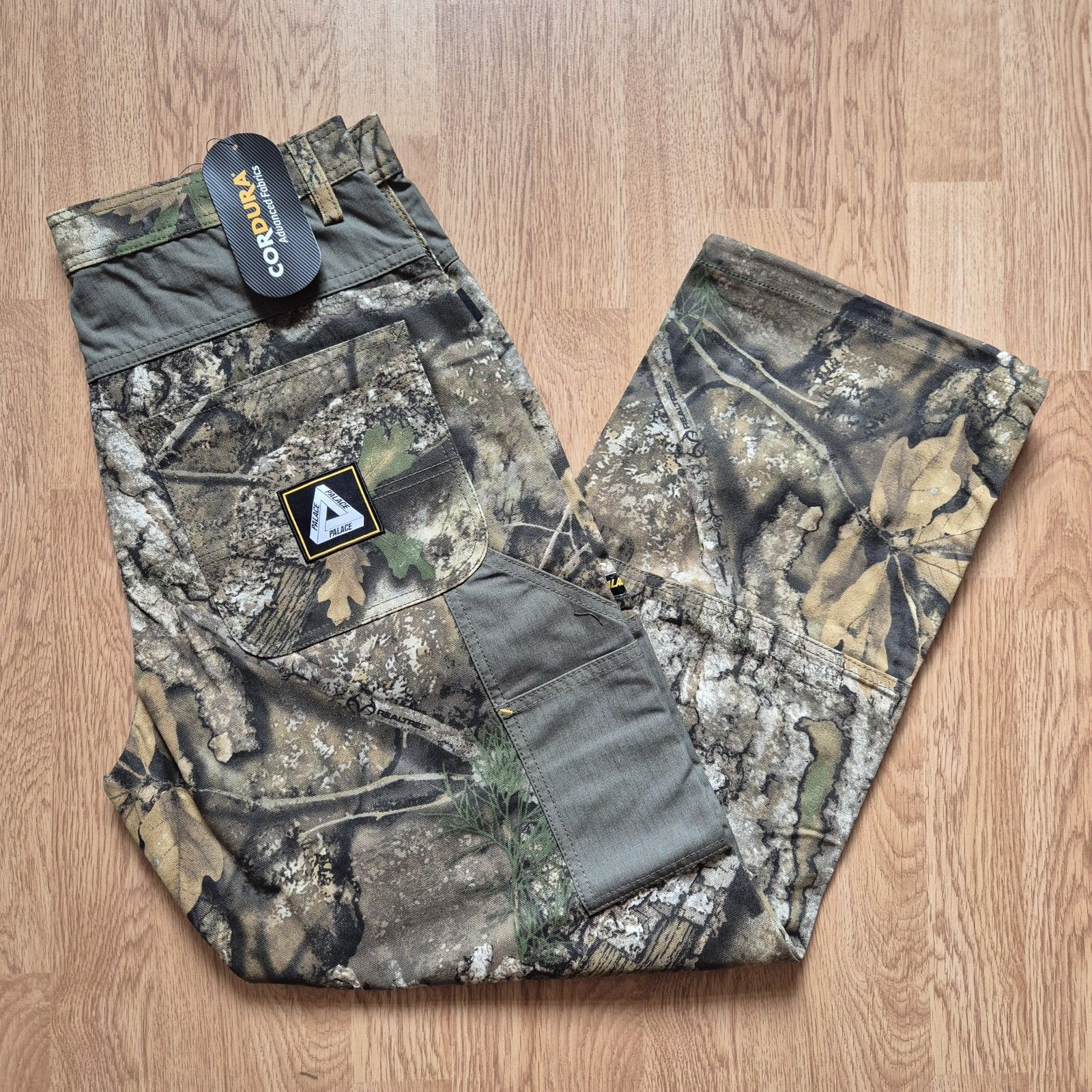 Palace Real Tree | Grailed