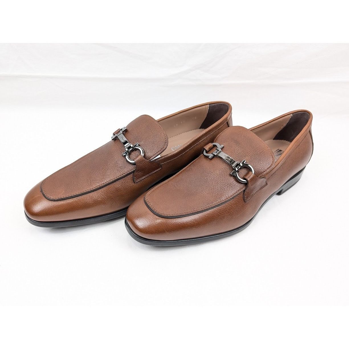 Salvatore Ferragamo o1rshd1 Radica Pebble Calf Loafers in Brown Size US 11 / EU 44 - 18 Thumbnail