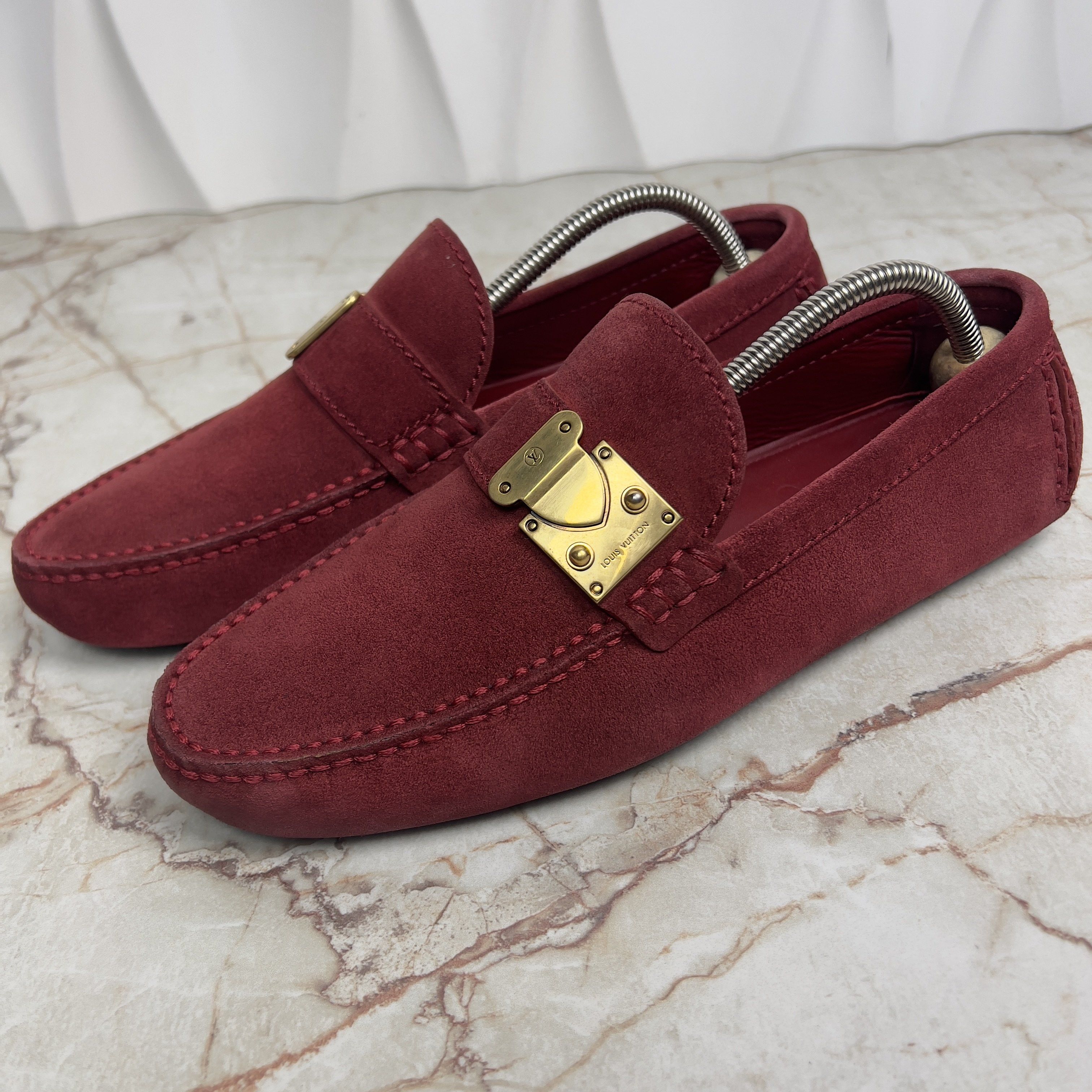Louis Vuitton Racetrack LV Driving Moccasin Red Suede display picture 1