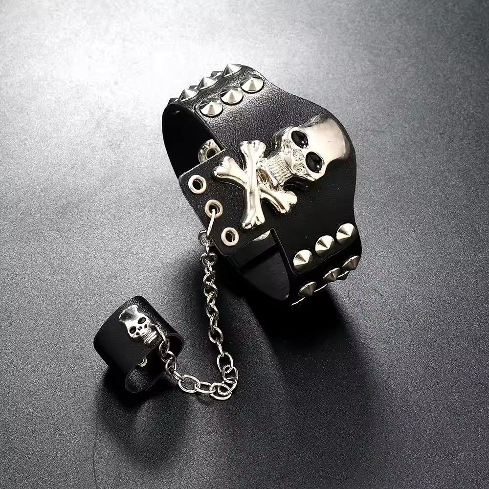 Jewelry × Leather Vintage Leather Skull Rivet Bracelet Size ONE SIZE - 4 Thumbnail