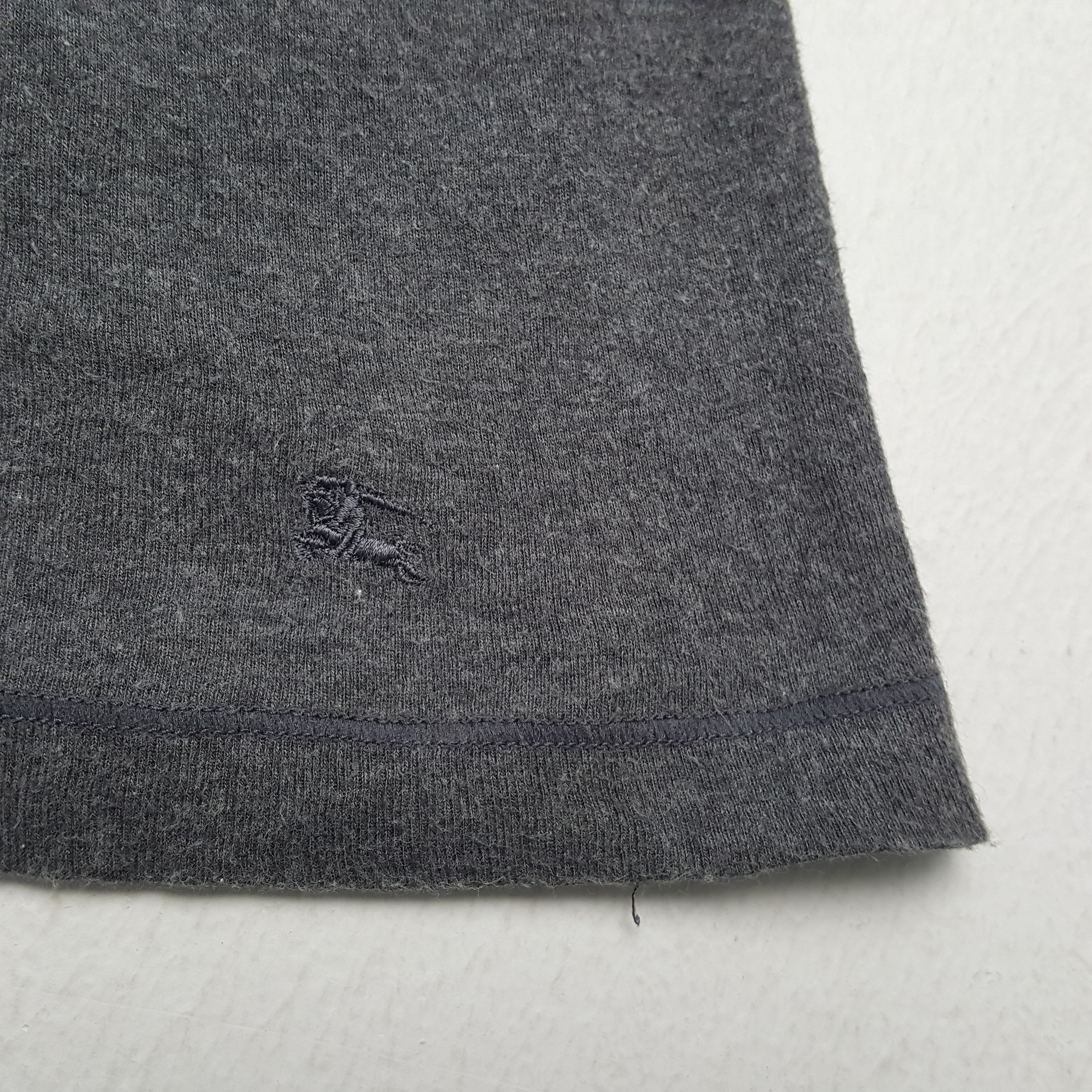 Burberry × Vintage Vintage BURBERRY LONDON Spellout Design T-Shirts Size S / US 4 / IT 40 - 6 Thumbnail
