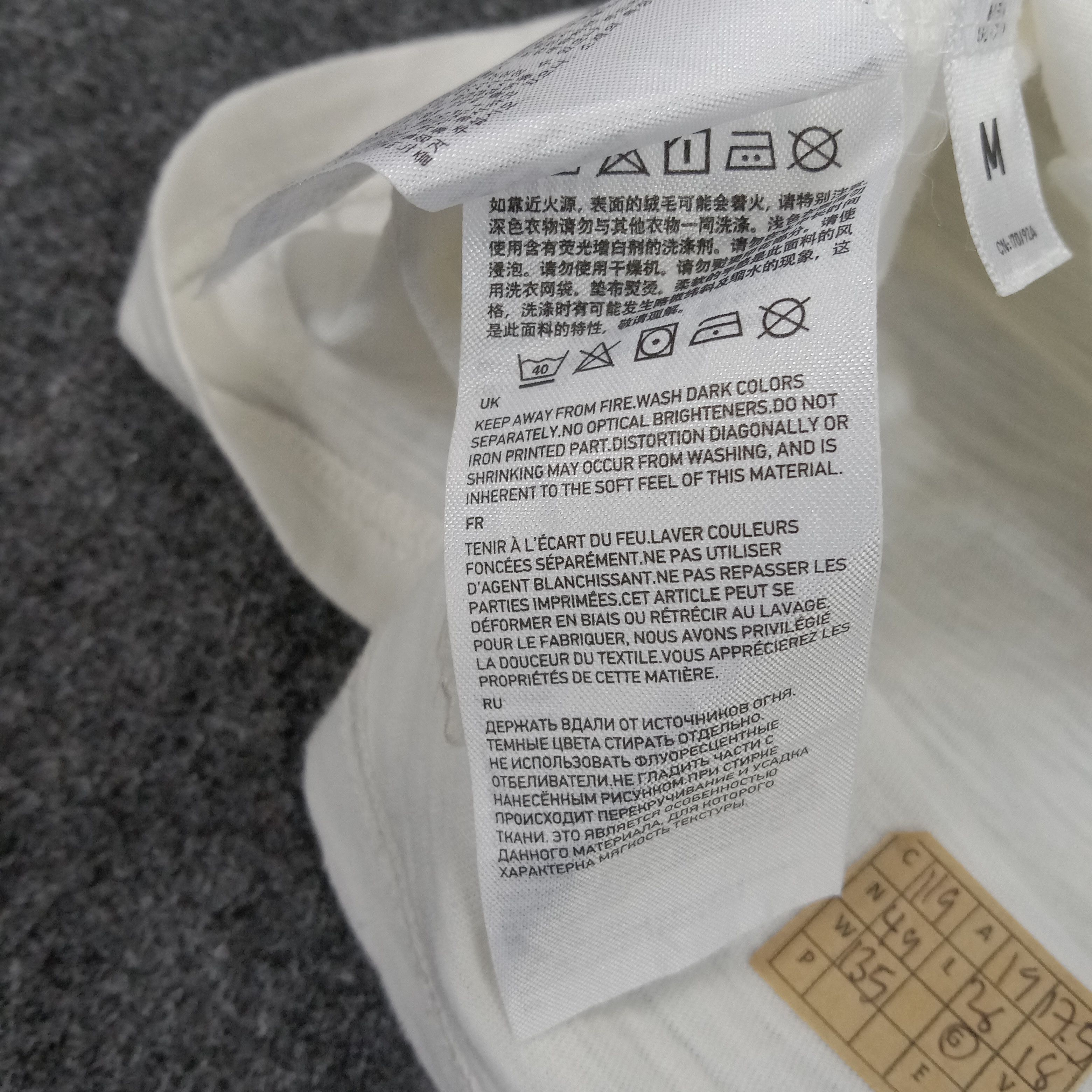 Undercover × Uniqlo × Vintage Uniqlo Undercover Japanese Brand Long Sleeve Tshirt Size M / US 6-8 / IT 42-44 - 7 Thumbnail