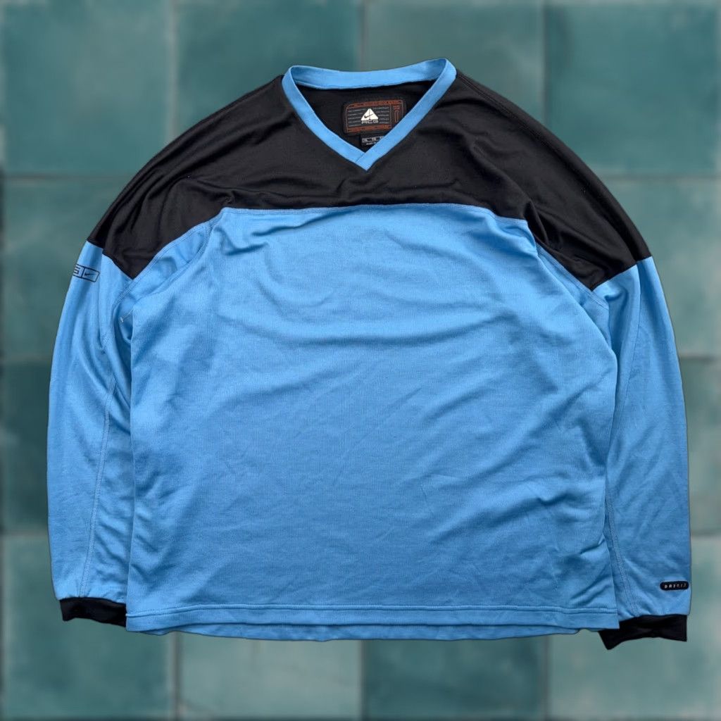 Nike ACG VINTAGE Nike ACG Base Layer Shirt XL Black Blue Comfort & Durability Outdoor Y2K 90s Mens Pullover Lightweight Medium Logo Size US XL / EU 56 / 4 - 1 Thumbnail