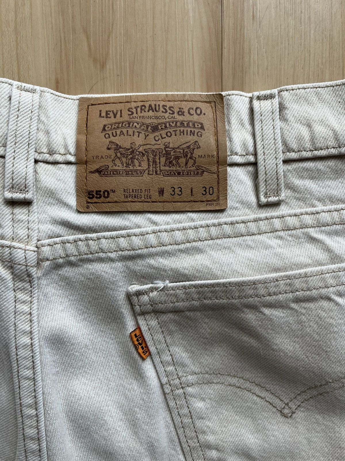 Levi's × Vintage vintage levi’s 550 orange tab cream eggshell denim jeans Size US 32 / EU 48 - 2 Thumbnail