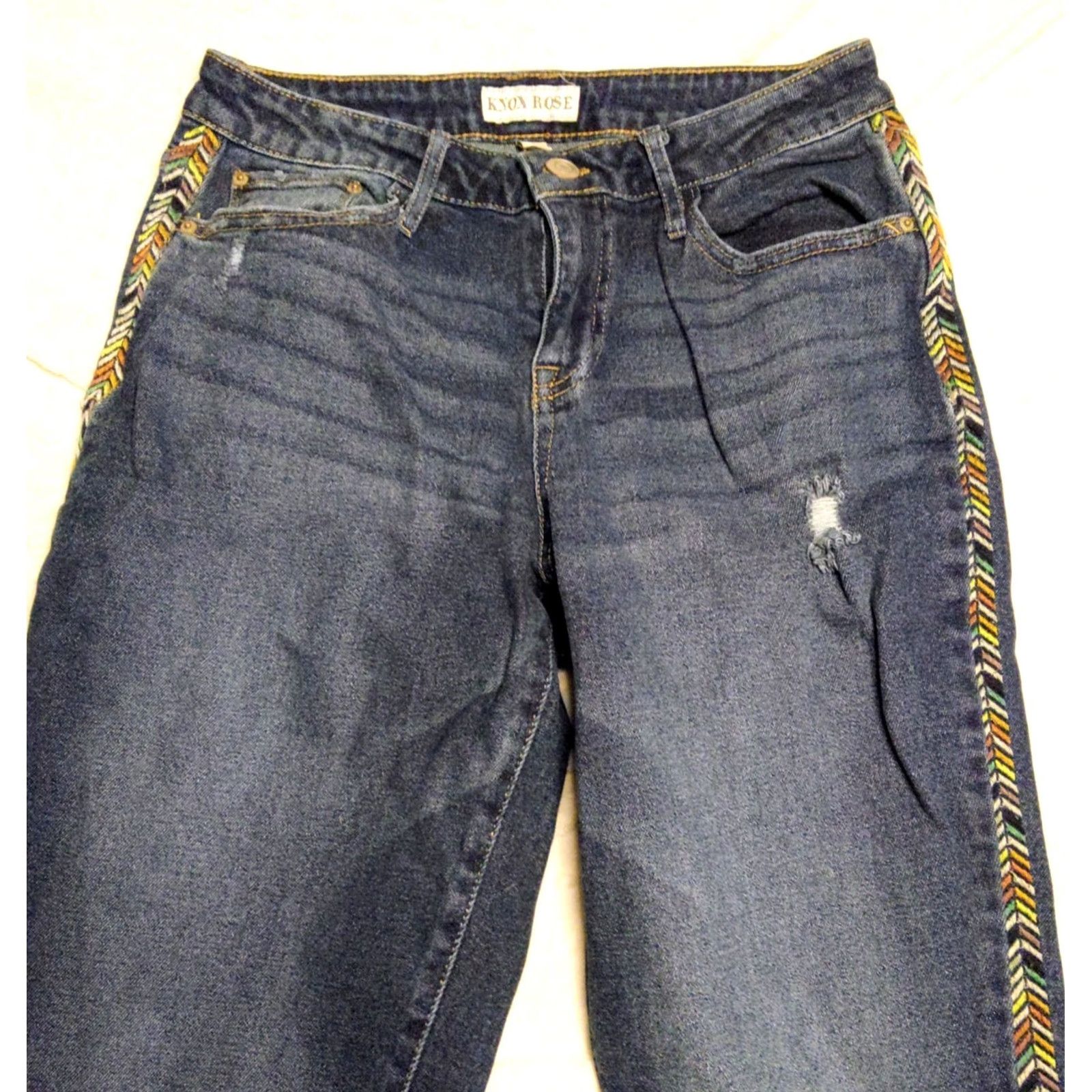 Vintage Knox Rose Women's Capris Jeans Size 8 Embroidered Dark Wash Stretch Capris Jeans Blue 5-Pocket Regular Rise Bohemian Rose Aztec Mens Womens Girls Size 30" / US 8 / IT 44 - 4 Thumbnail