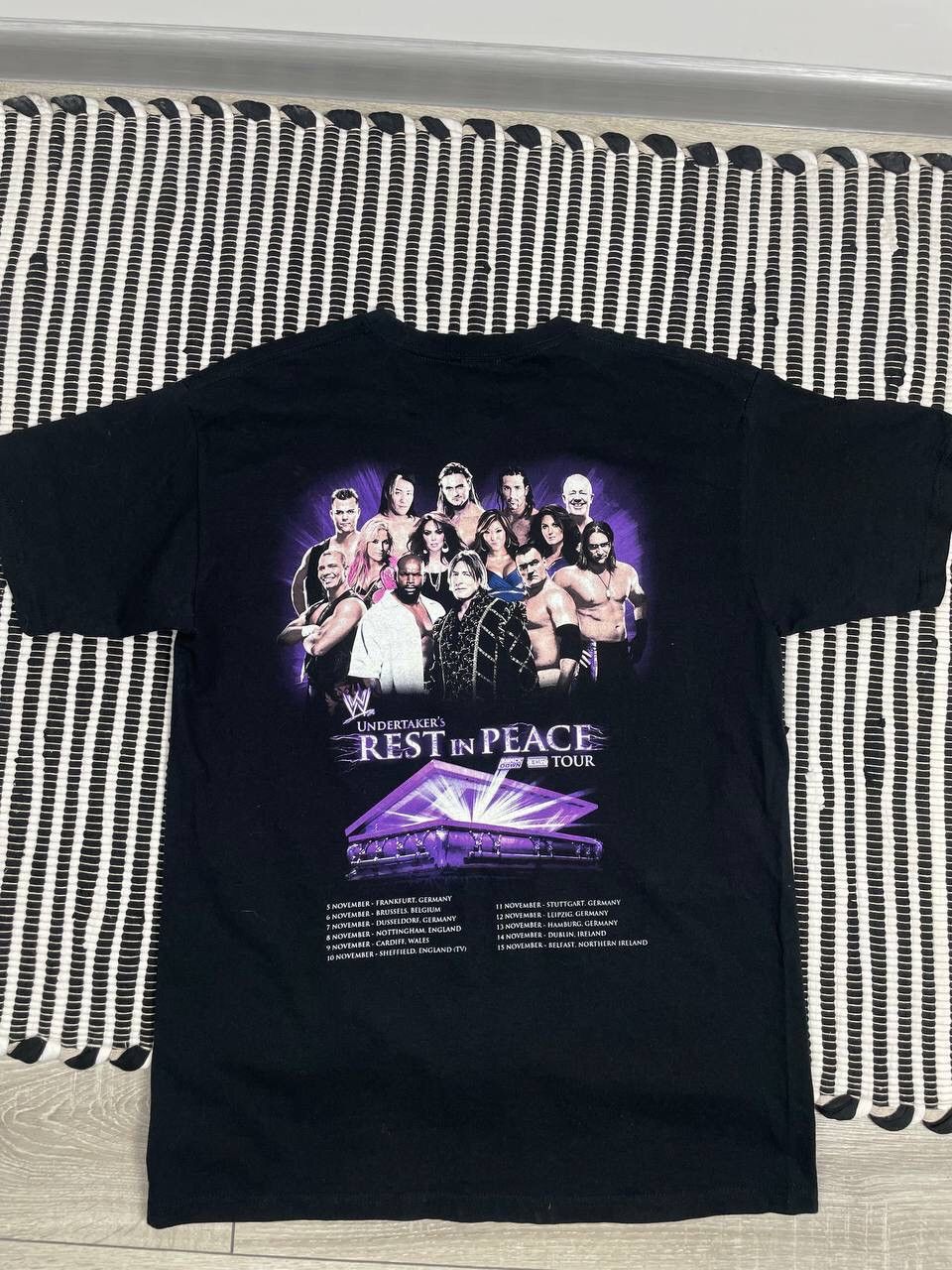 Vintage Vintage WWE Undertakers Reast In Peace Tour T-Shirt Tee Y2K Size US M / EU 48-50 / 2 - 4 Thumbnail