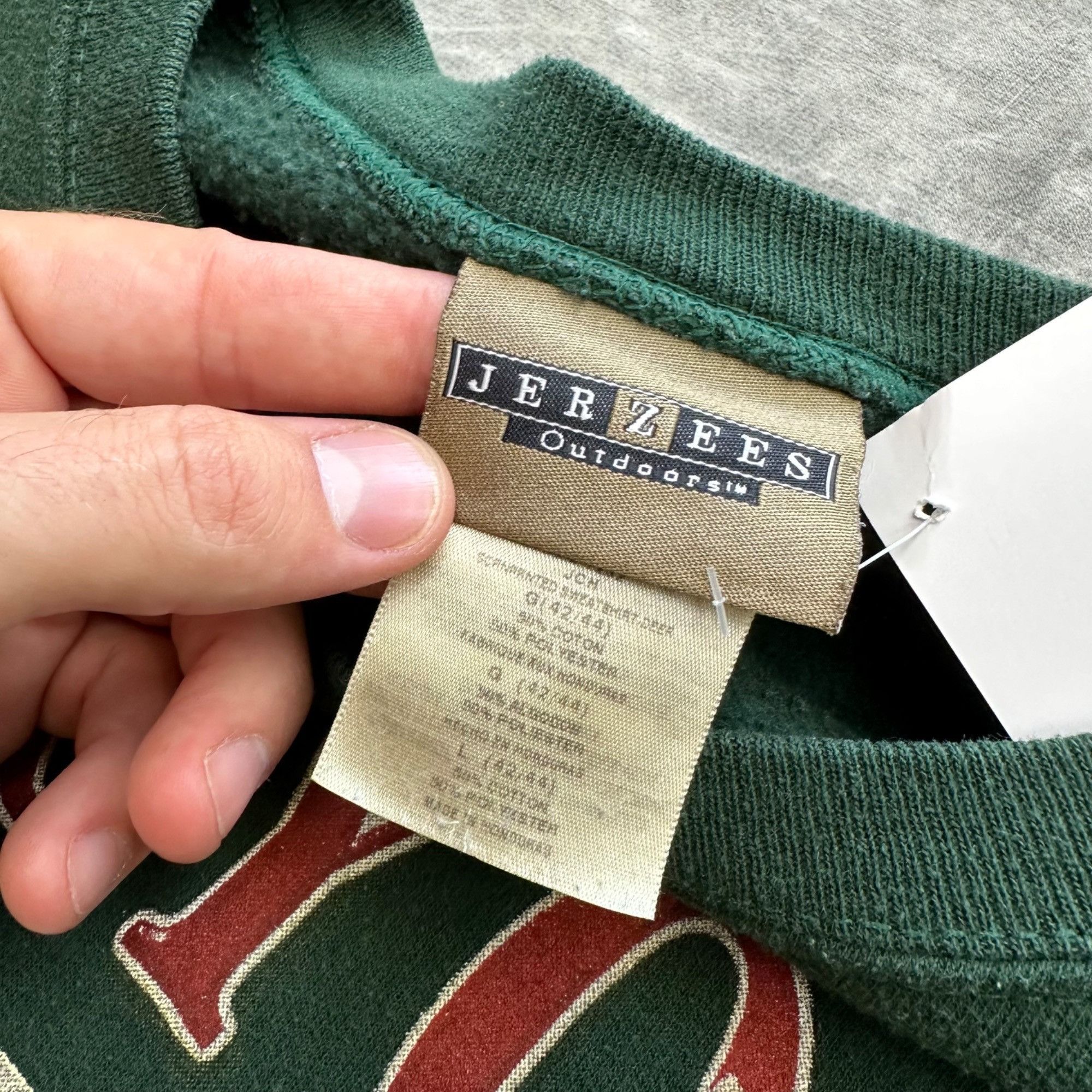 Vintage Vintage Jerzees Outdoor Mossy Oak Buck Deer Sweatshirt Size US L / EU 52-54 / 3 - 3 Thumbnail