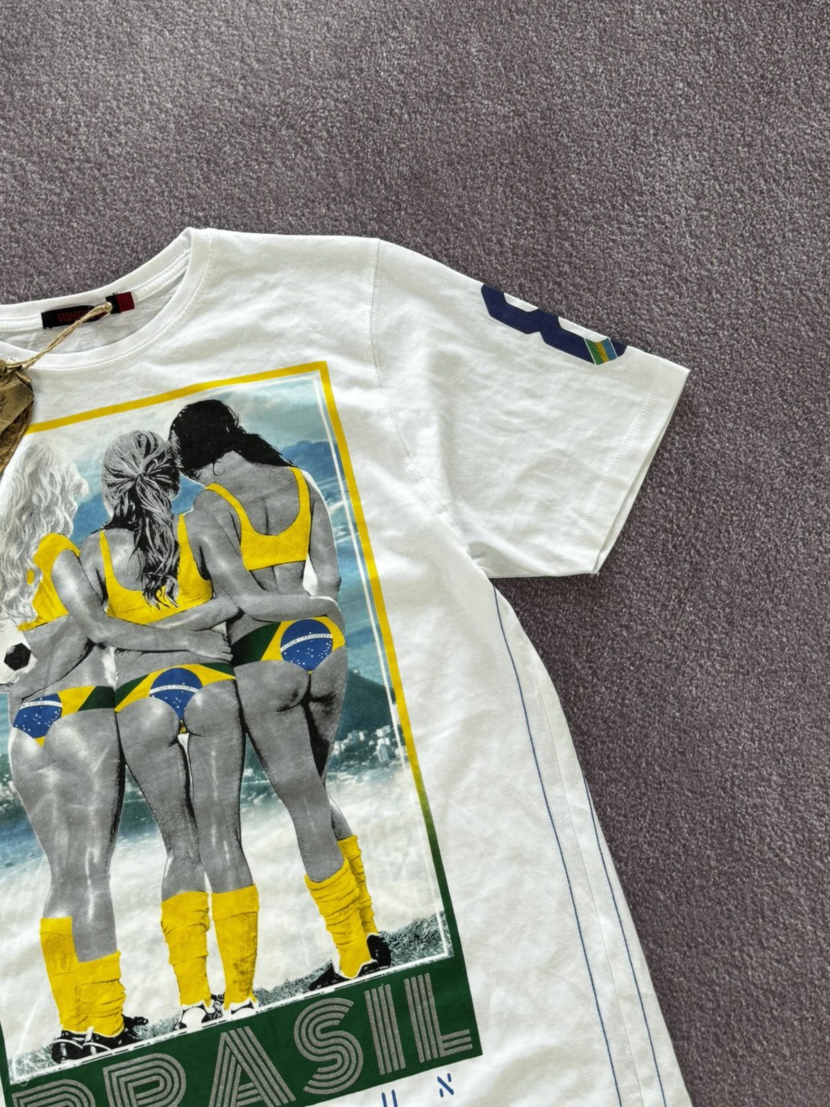 Ringspun Vintage Y2K Ringspun Sexy Girl Print T-Shirt Size US L / EU 52-54 / 3 - 5 Thumbnail