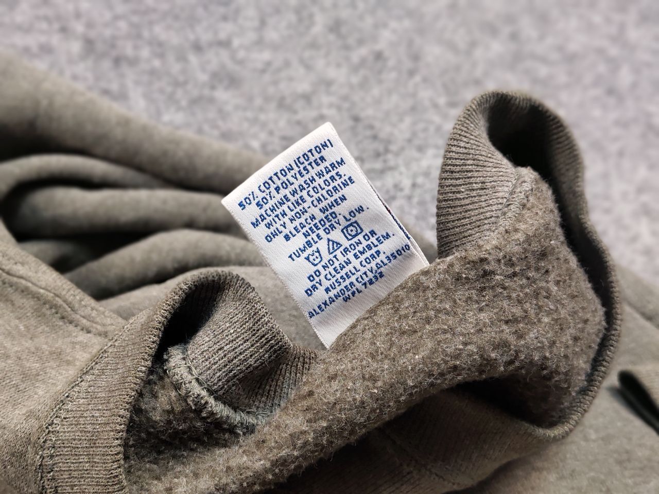 Russell Athletic Vintage 90's Russell Athletic crewneck Blank Sweatshirt Size US L / EU 52-54 / 3 - 15 Thumbnail