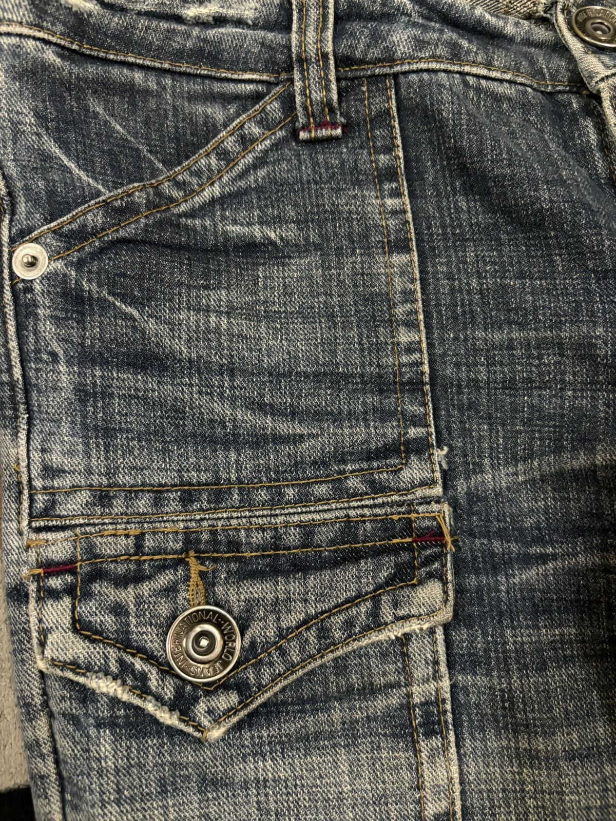 Japanese Brand Vintage Japanese Brand Floral Mud Wash Flare Bush Jeans Size US 31 - 5 Thumbnail