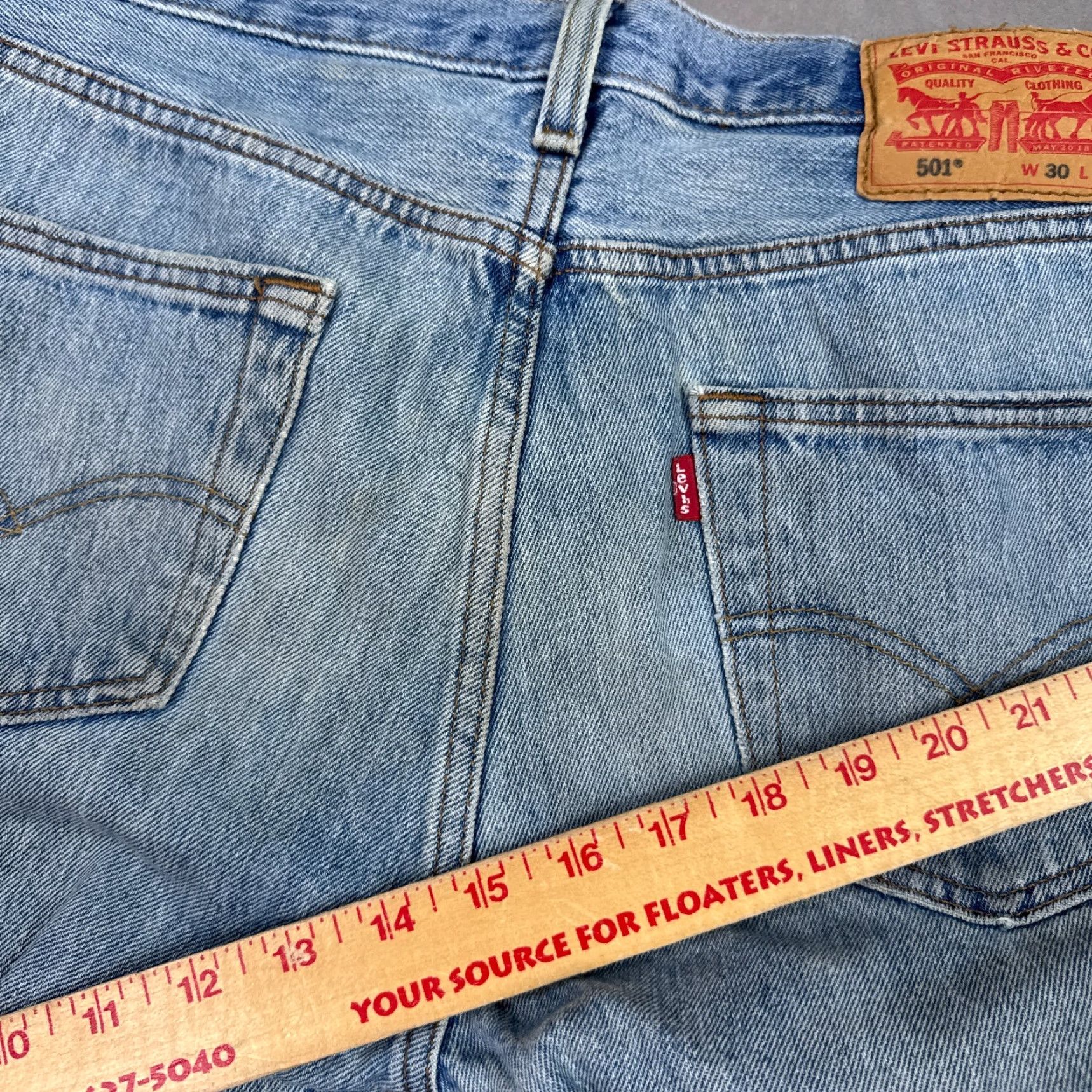 Levi's Levis 501 Jeans Mens 32x32 Blue Button Fly Denim Pant Work Distressed (Tag30x32) Size US 30 / EU 46 - 7 Thumbnail