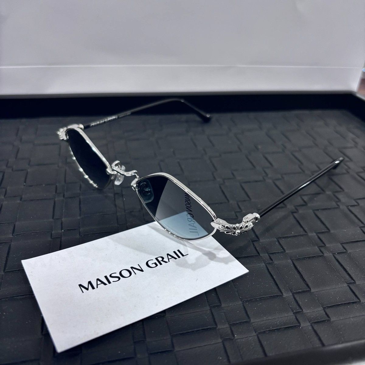 Chrome Hearts CHROME HEARTS DIAMOND DOG SUNGLASSES Size ONE SIZE - 4 Thumbnail