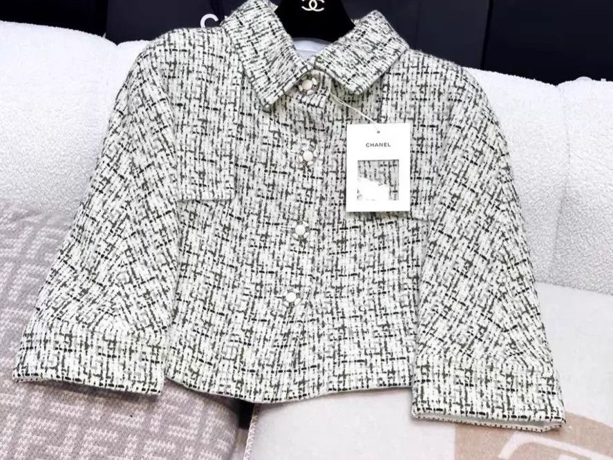 Chanel Chanel Women's Jacket Size XS / US 0-2 / IT 36-38 - 1 Thumbnail