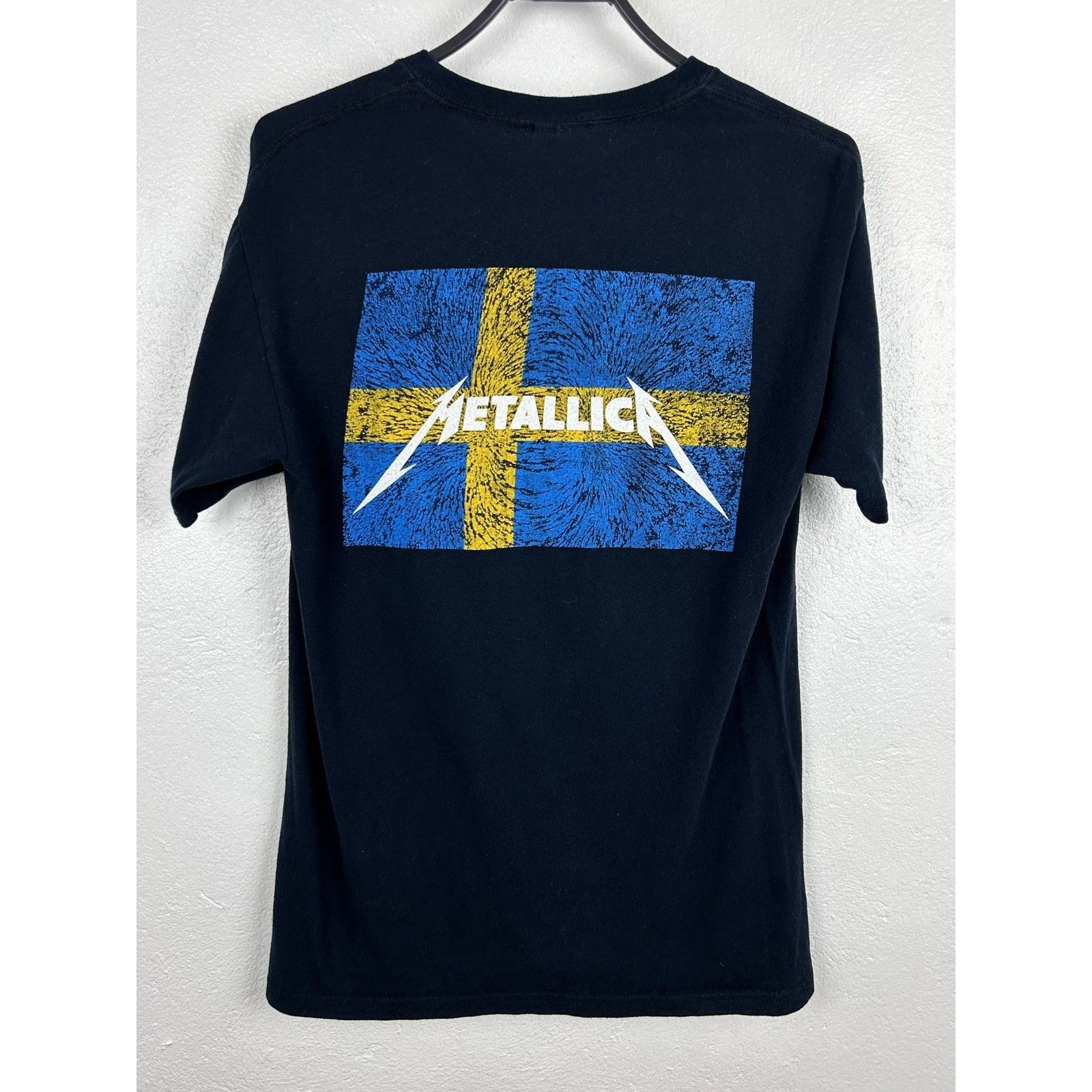 Band Tees 00s Vintage Metallica 2008 Death Magnetic Sweden Flag Tee Size US S / EU 44-46 / 1 - 1 Thumbnail