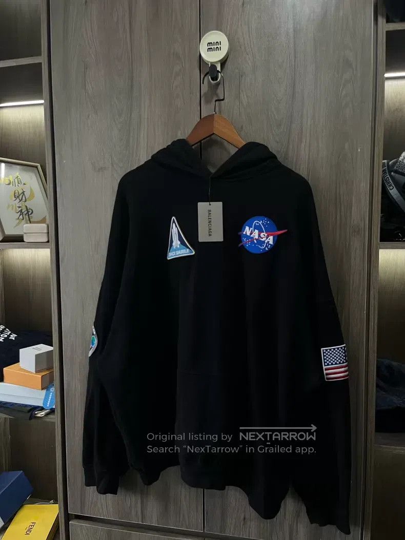 Balenciaga Balenciaga Black Logo Embroidered Hoodie Size US L / EU 52-54 / 3 - 7 Thumbnail