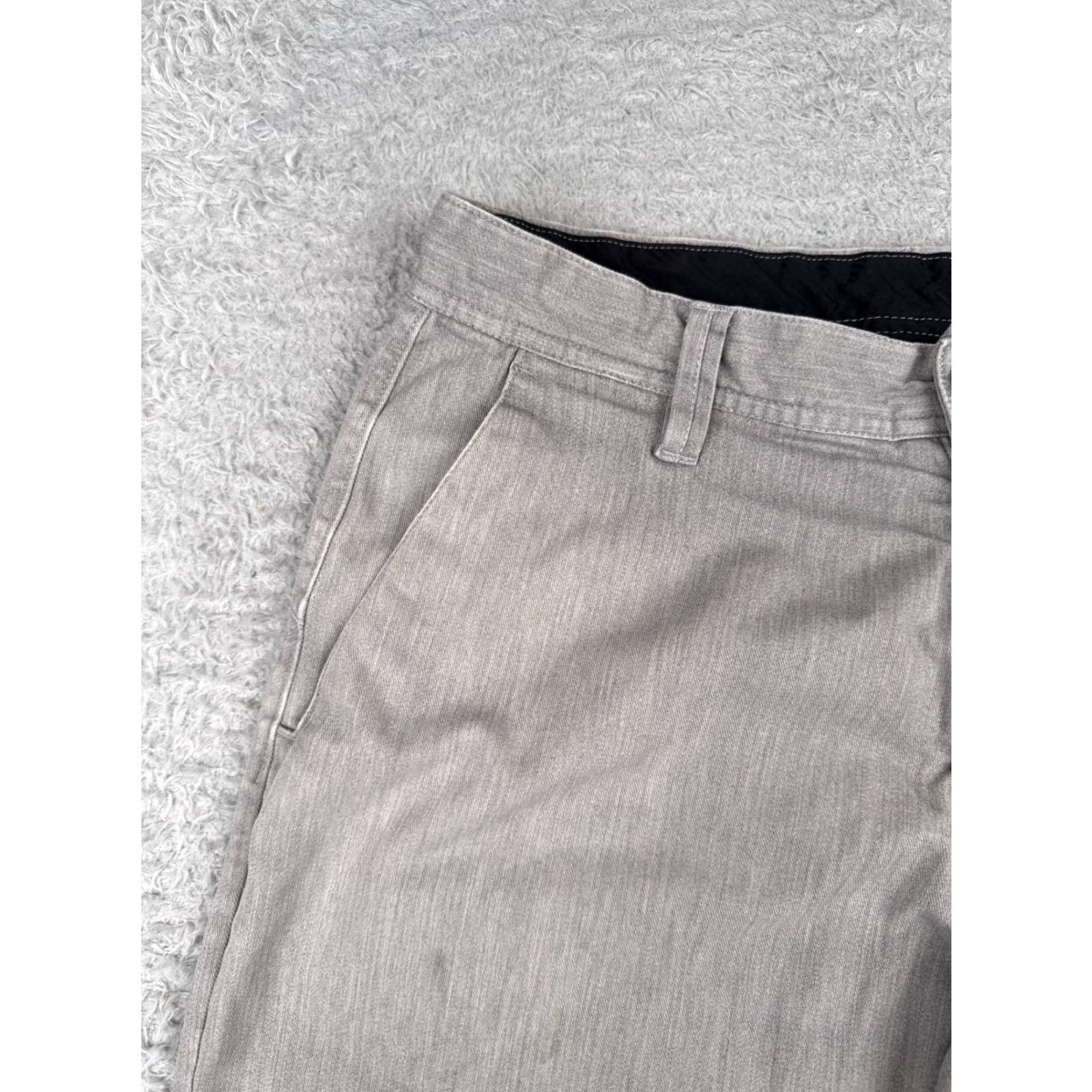 Volcom Volcom Men’s Chino Shorts 32 Gray Cotton Blend 10in Inseam Regular Fit Casual Skateboard Beach 90s Theme Mens Size US 32 / EU 48 - 4 Thumbnail