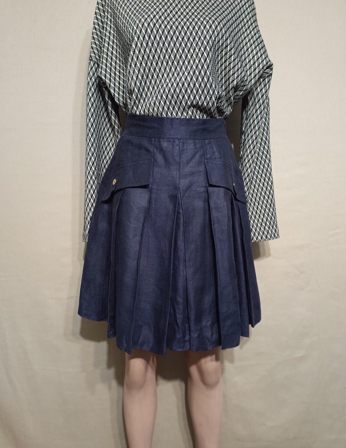 Chanel × Vintage CHANEL Vintage Navy Blue Pleated Skirt Size 26" / US 2 / IT 38 - 4 Thumbnail