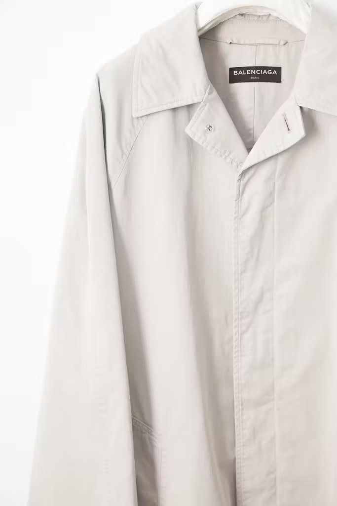 Balenciaga AW17 XXXL oversized mackintosh Size US S / EU 44-46 / 1 - 2 Thumbnail