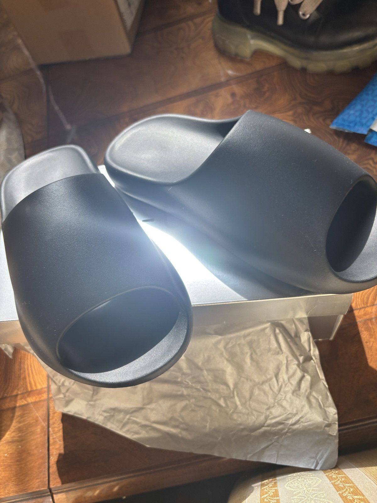 Yeezy Ys-02 s9 SHIPSAMEDAY Size US 9 / EU 42 - 1 Thumbnail