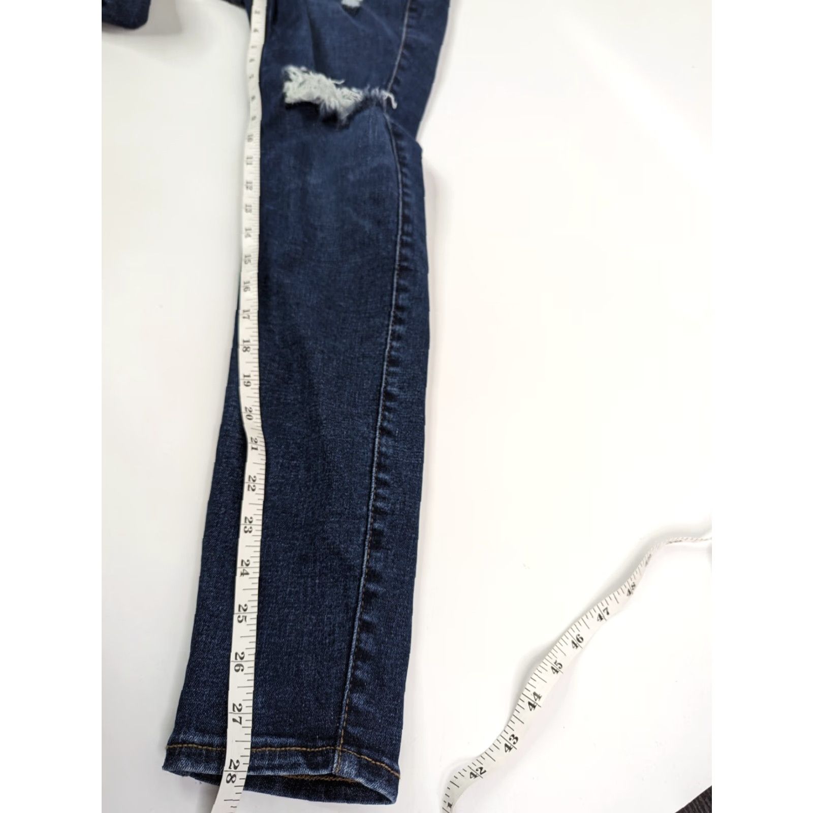 Old Navy Old Navy Jeans Skinny Rockstar 360 Stretch Extra High-Rise Distressed Sz 4 Blue Denim Womens Jeans Size 27" / US 4 / IT 40 - 4 Thumbnail