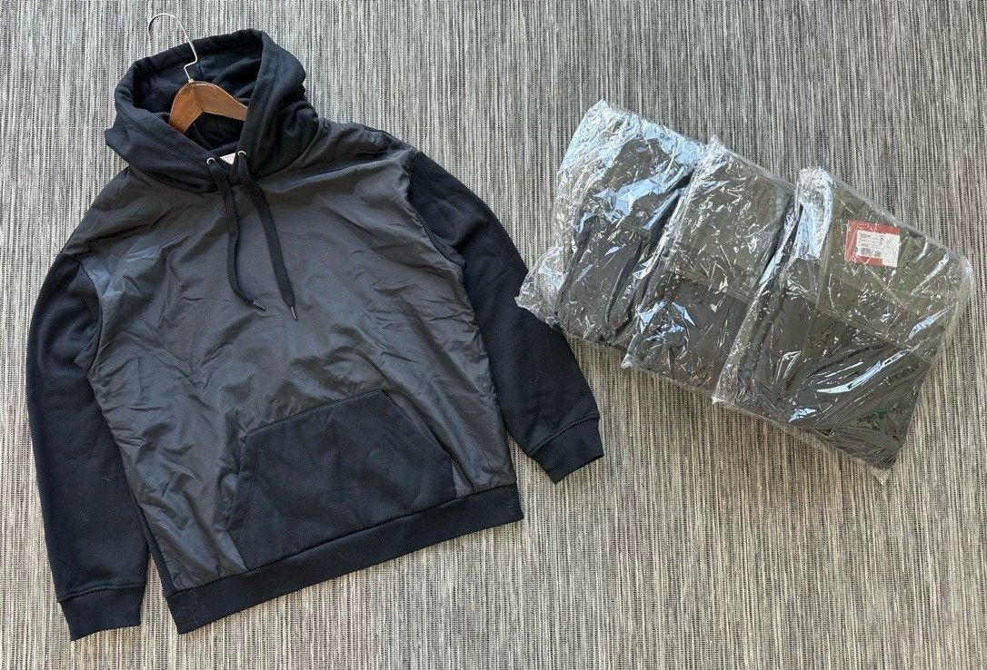 Valentino Valentino Men's Black Hoodie Italy - dmc Size US M / EU 48-50 / 2 - 1 Thumbnail