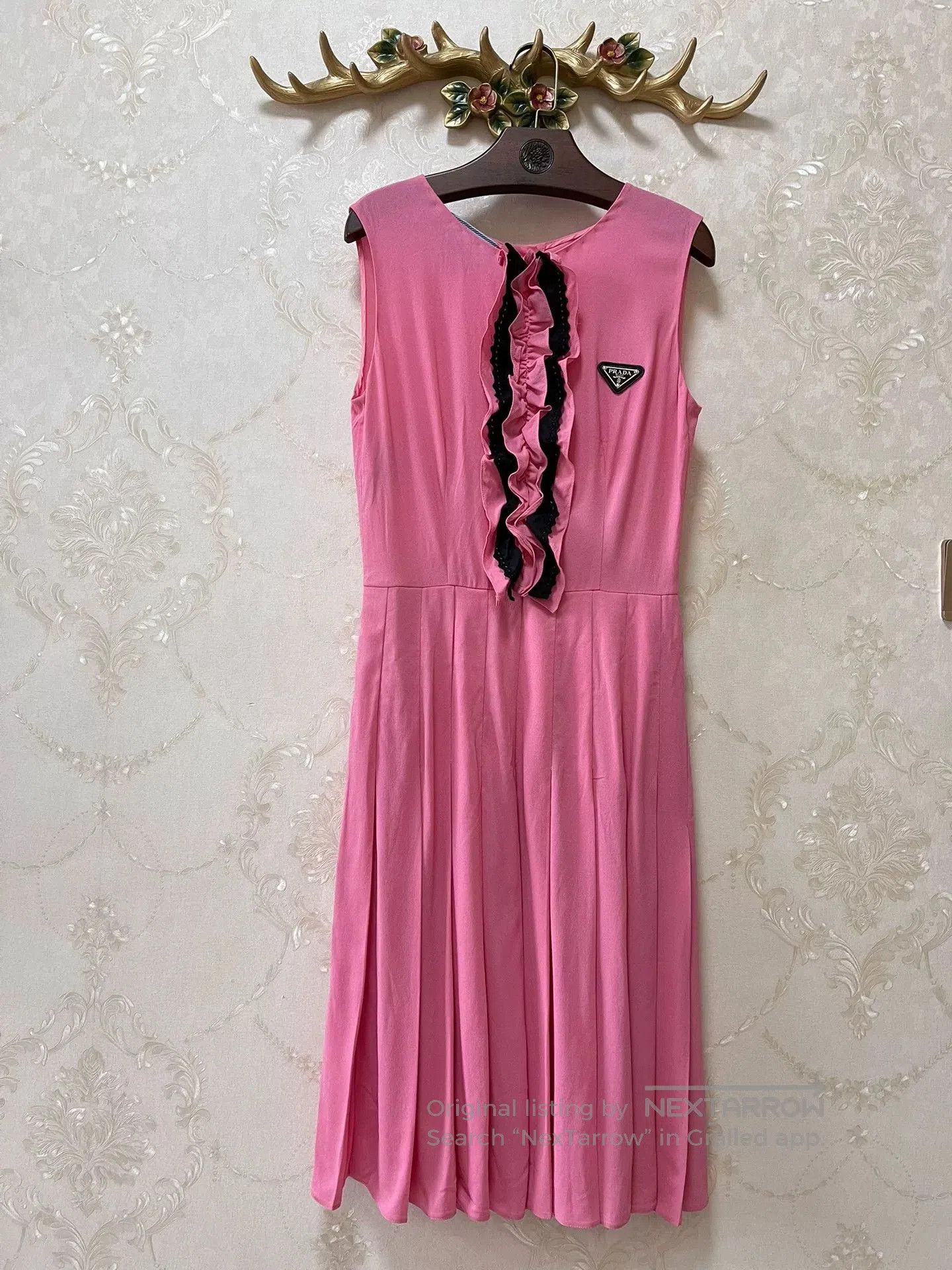 Prada Prada Classic Triangle Logo Sleeveless Pink Dress. Size M / US 6-8 / IT 42-44 - 1 Thumbnail