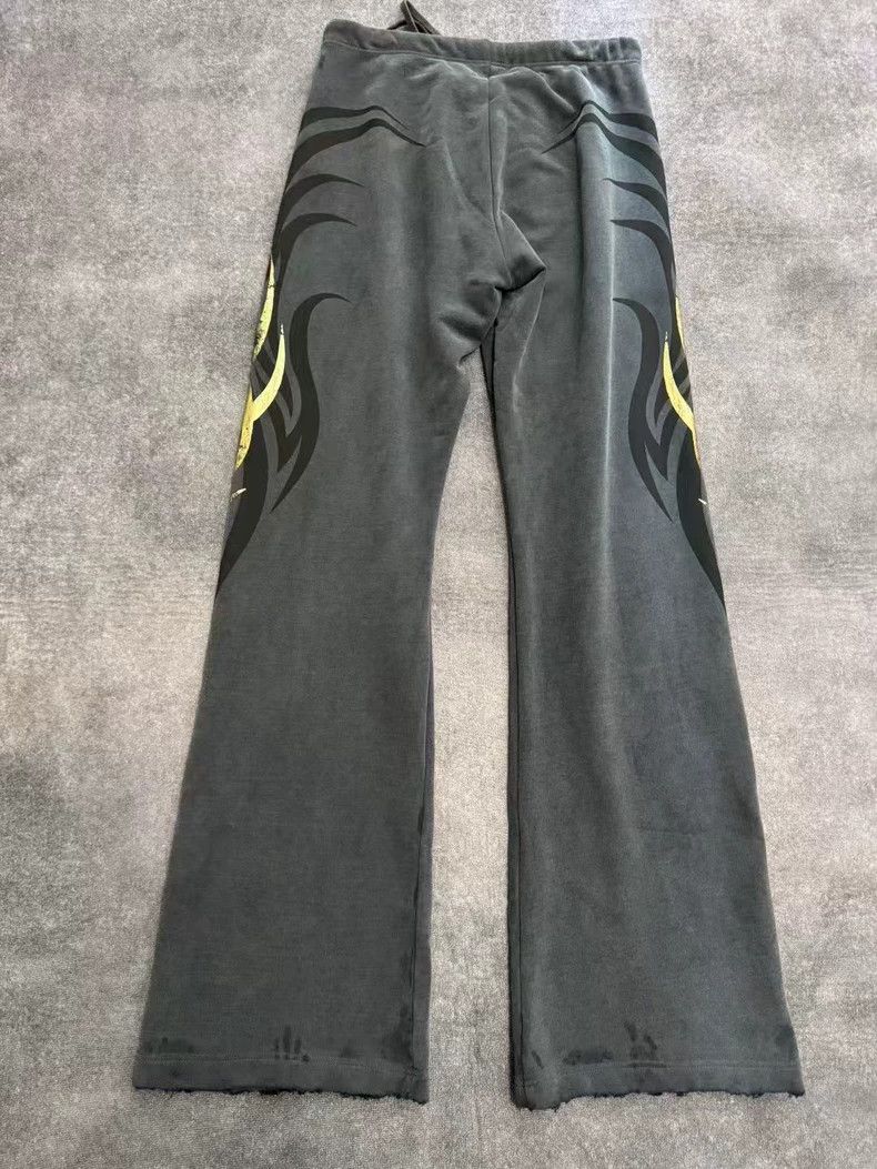 Balenciaga Balenciaga size M Rhinestone graffiti sweatpants Size US 27 - 2 Thumbnail