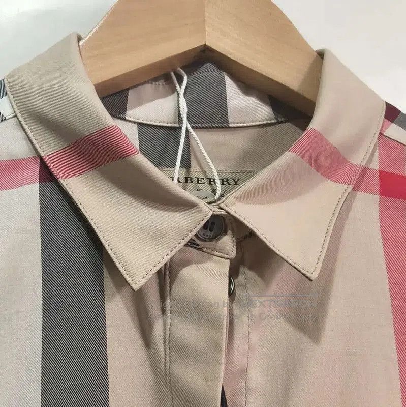 Burberry Burberry XS Khaki Short Sleeve Shirt. Size XS / US 0-2 / IT 36-38 - 3 Thumbnail